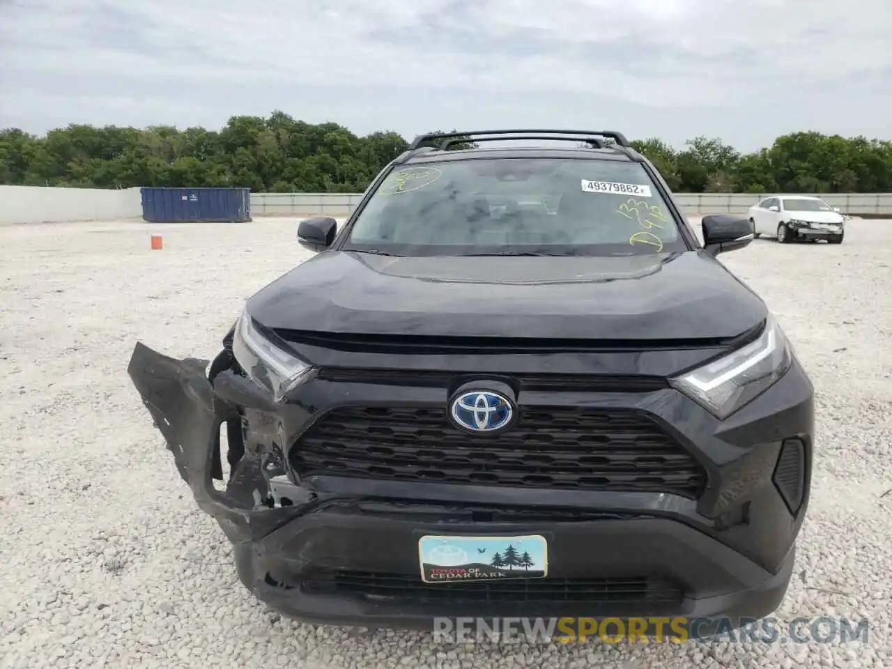 9 Photograph of a damaged car 2T3RWRFV5NW133918 TOYOTA RAV4 2022