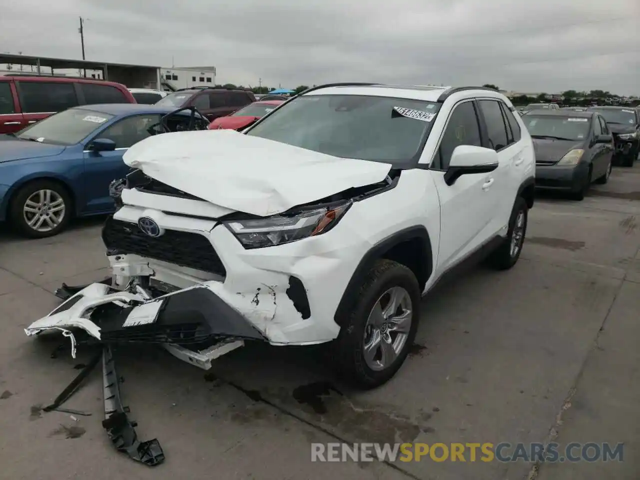 2 Photograph of a damaged car 2T3RWRFV6NW132373 TOYOTA RAV4 2022