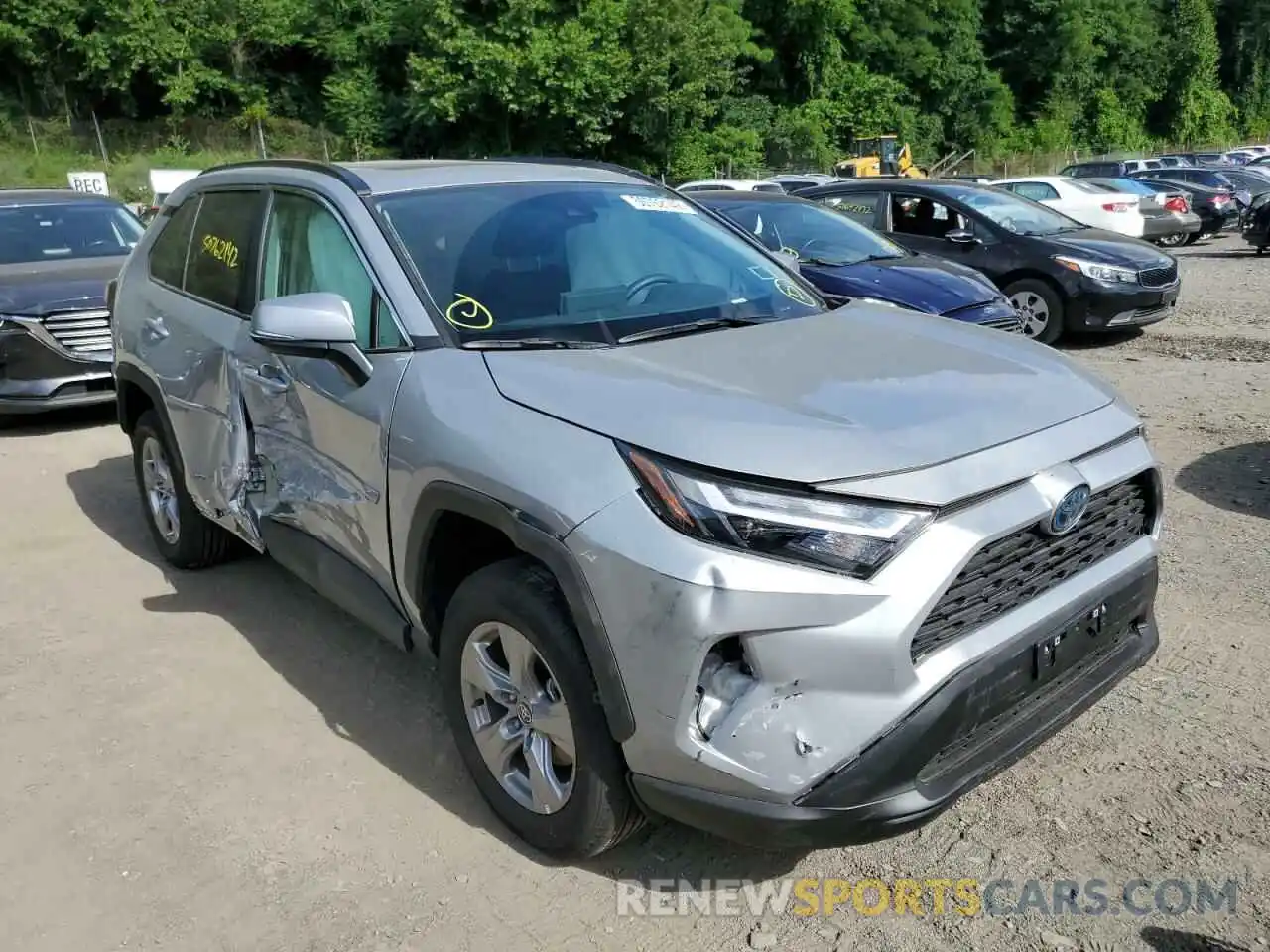 1 Photograph of a damaged car 2T3RWRFV7NW131622 TOYOTA RAV4 2022