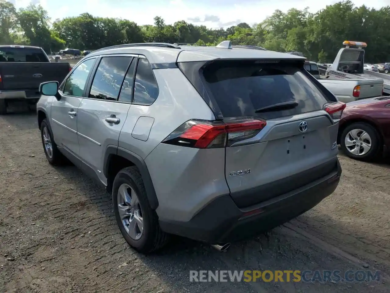 3 Photograph of a damaged car 2T3RWRFV7NW131622 TOYOTA RAV4 2022