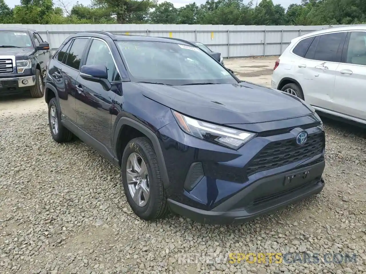 1 Photograph of a damaged car 2T3RWRFV7NW138957 TOYOTA RAV4 2022