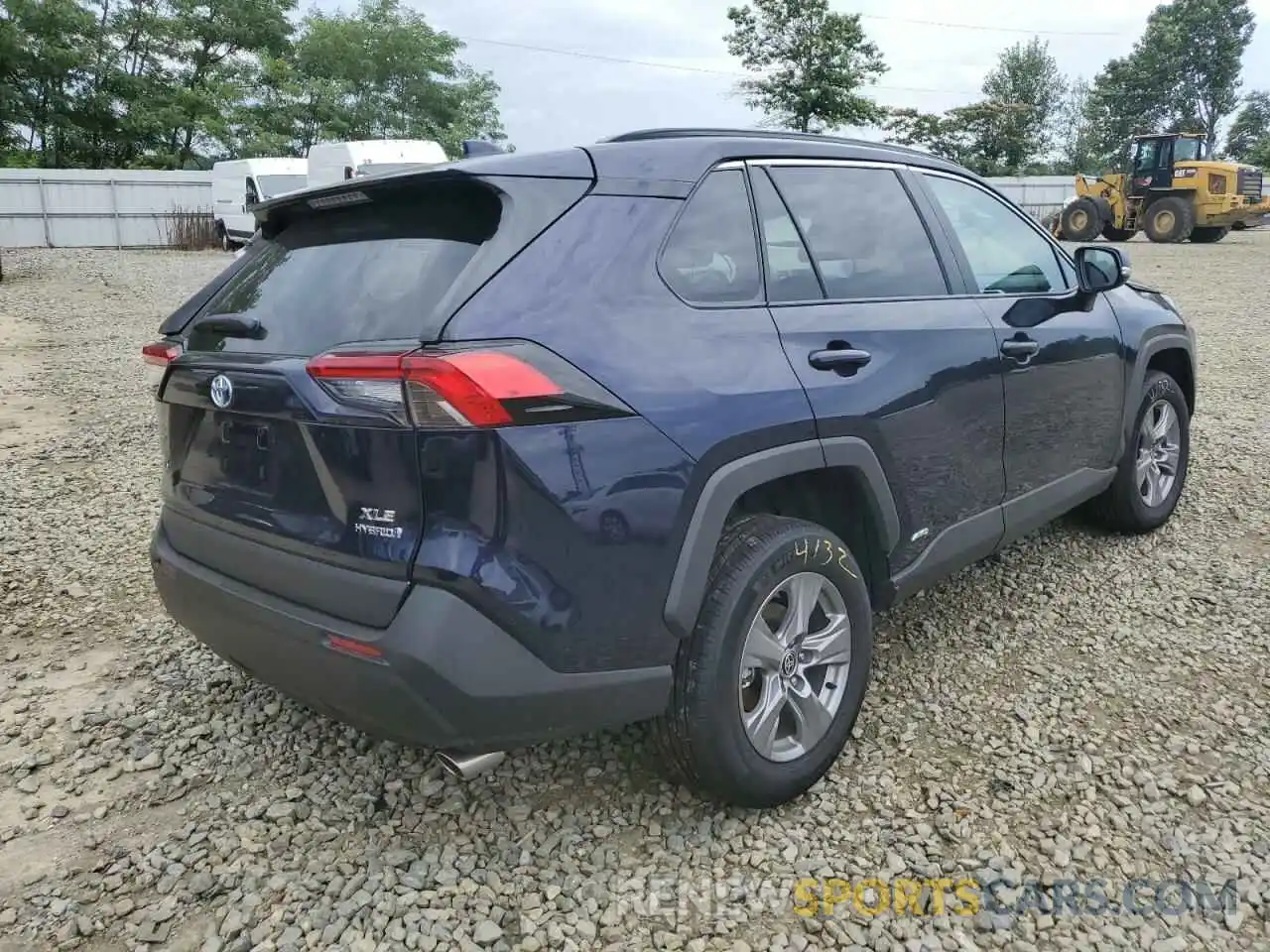 4 Photograph of a damaged car 2T3RWRFV7NW138957 TOYOTA RAV4 2022