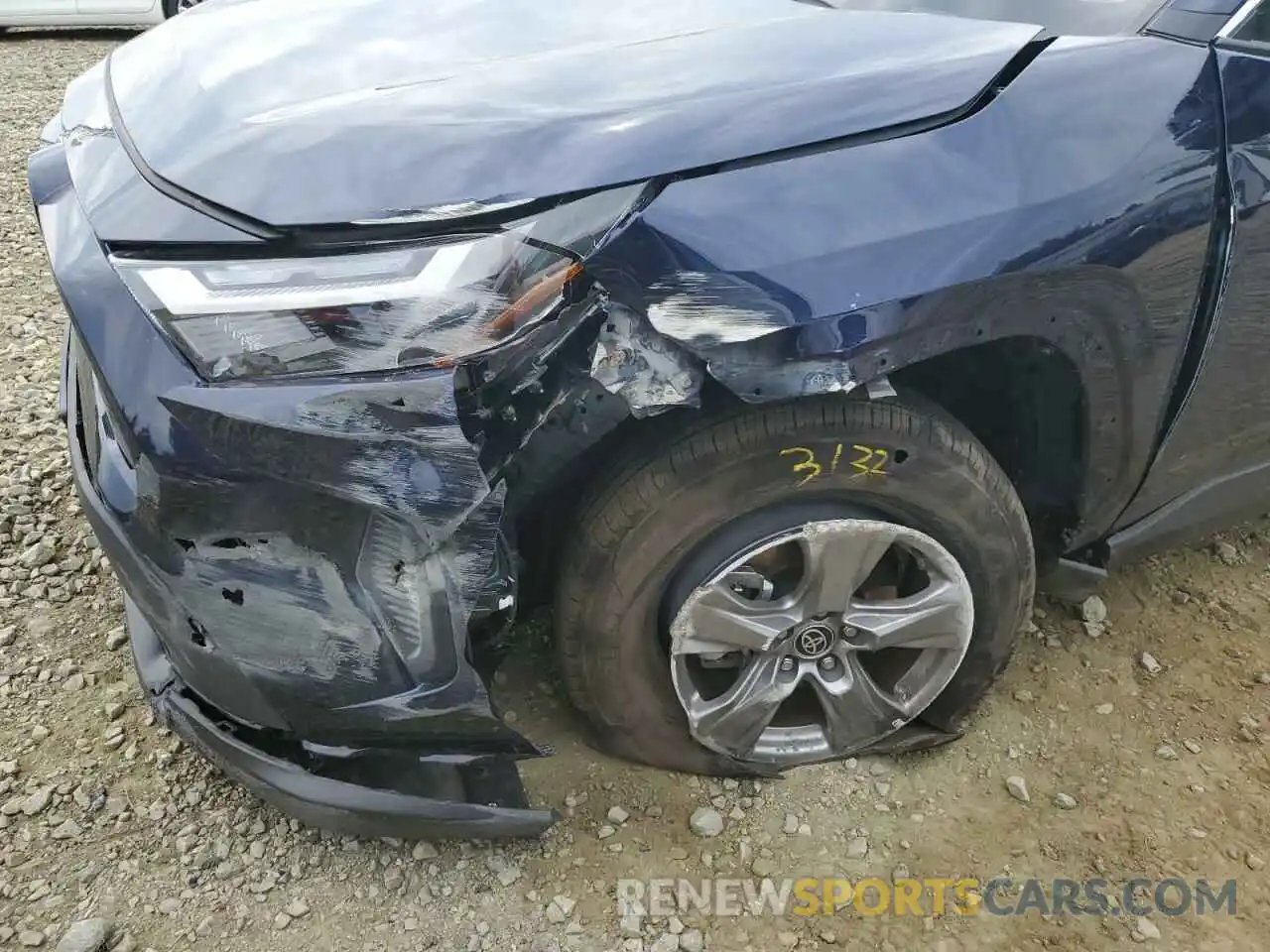 9 Photograph of a damaged car 2T3RWRFV7NW138957 TOYOTA RAV4 2022