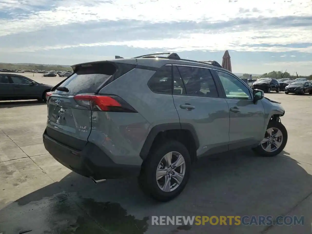 3 Photograph of a damaged car 2T3RWRFV7NW141132 TOYOTA RAV4 2022