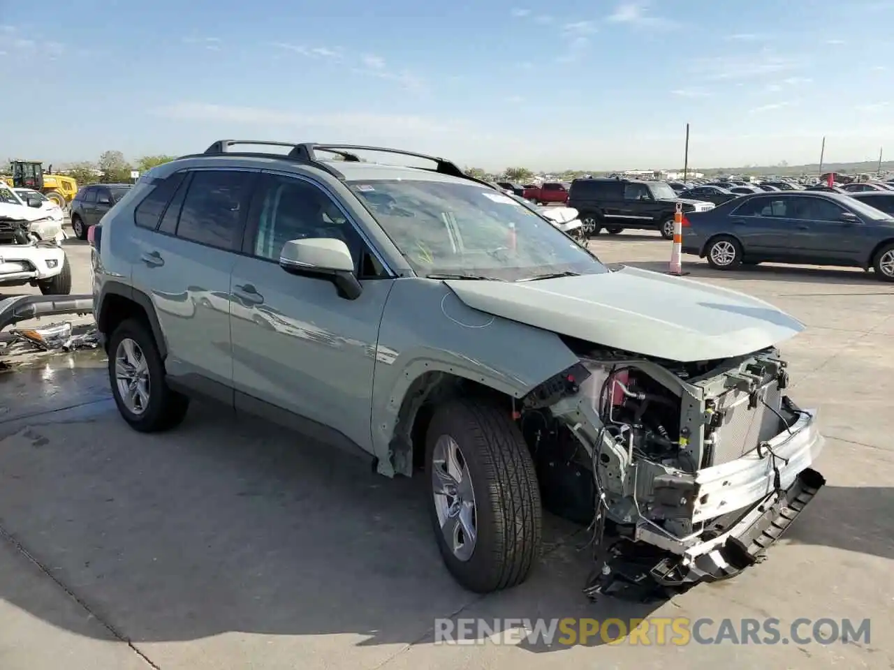 4 Photograph of a damaged car 2T3RWRFV7NW141132 TOYOTA RAV4 2022