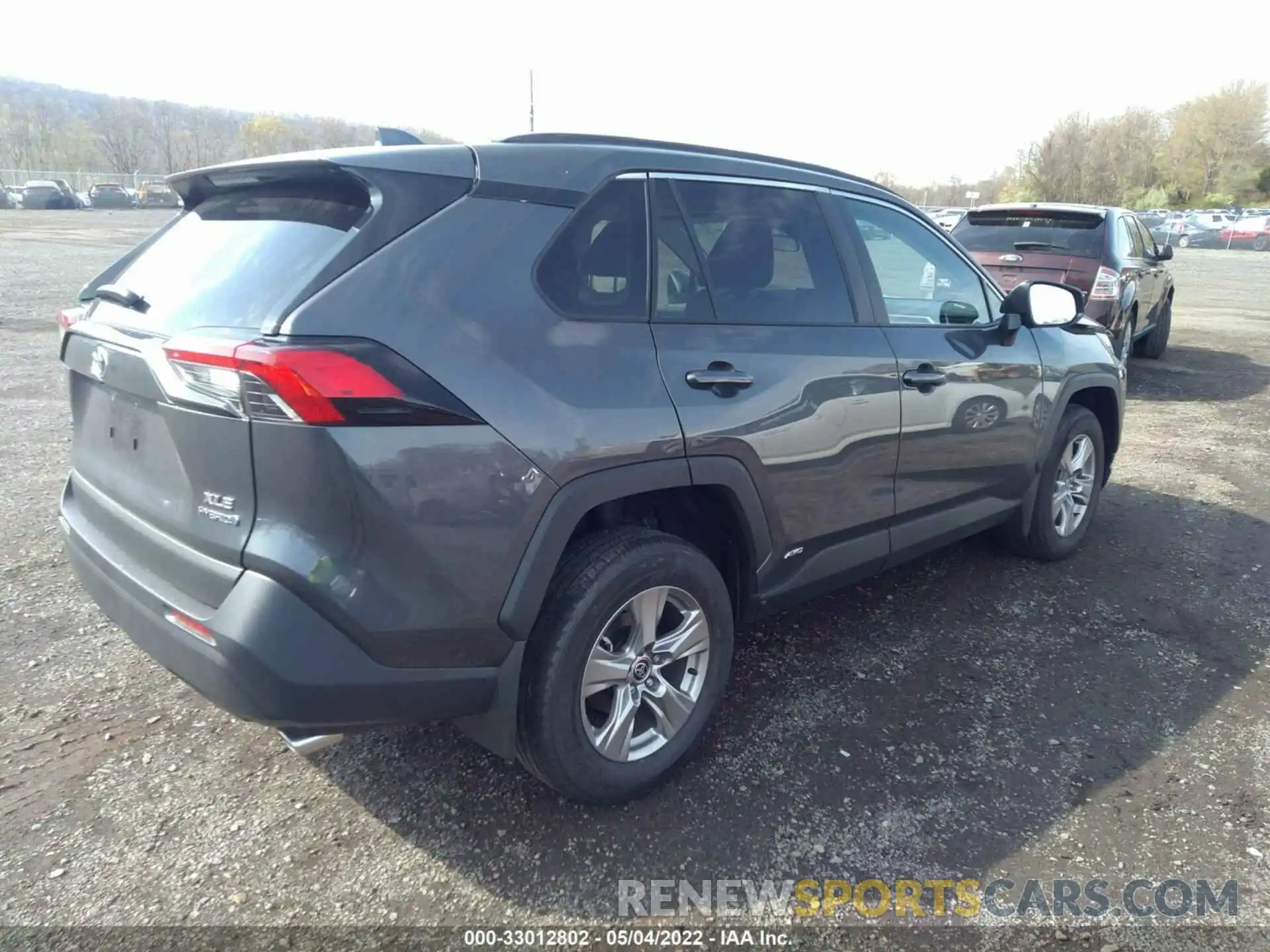 4 Photograph of a damaged car 2T3RWRFV9NW133663 TOYOTA RAV4 2022