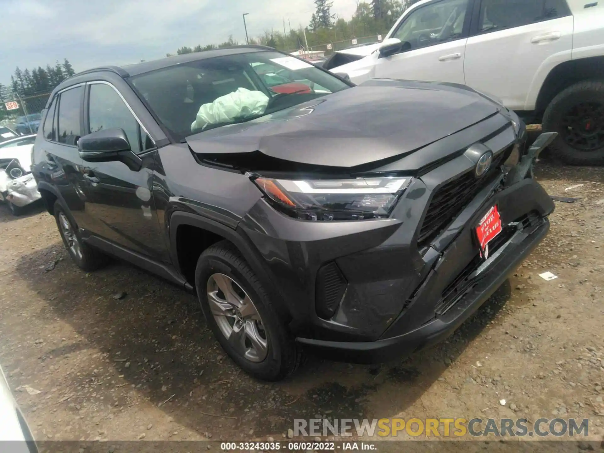 1 Photograph of a damaged car 2T3RWRFV9NW136627 TOYOTA RAV4 2022