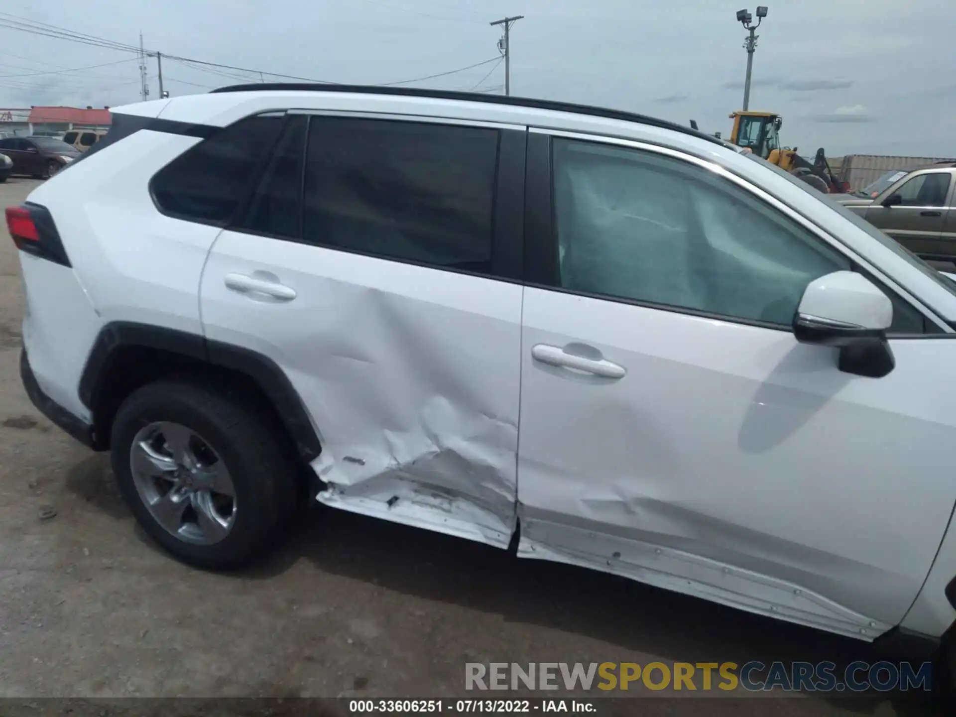 6 Photograph of a damaged car 2T3RWRFVXNW141318 TOYOTA RAV4 2022