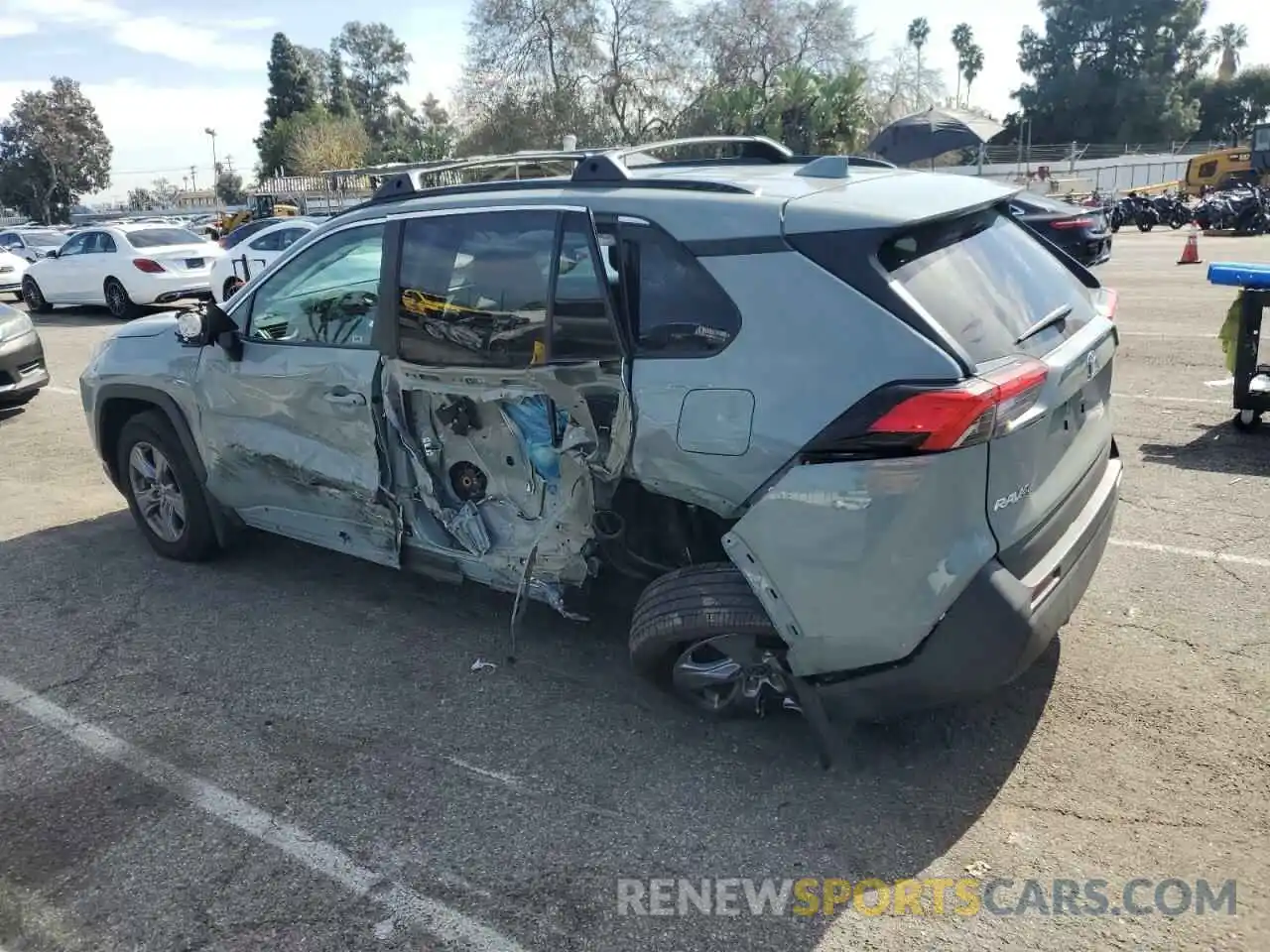 2 Photograph of a damaged car 2T3W1RFV0NW193042 TOYOTA RAV4 2022