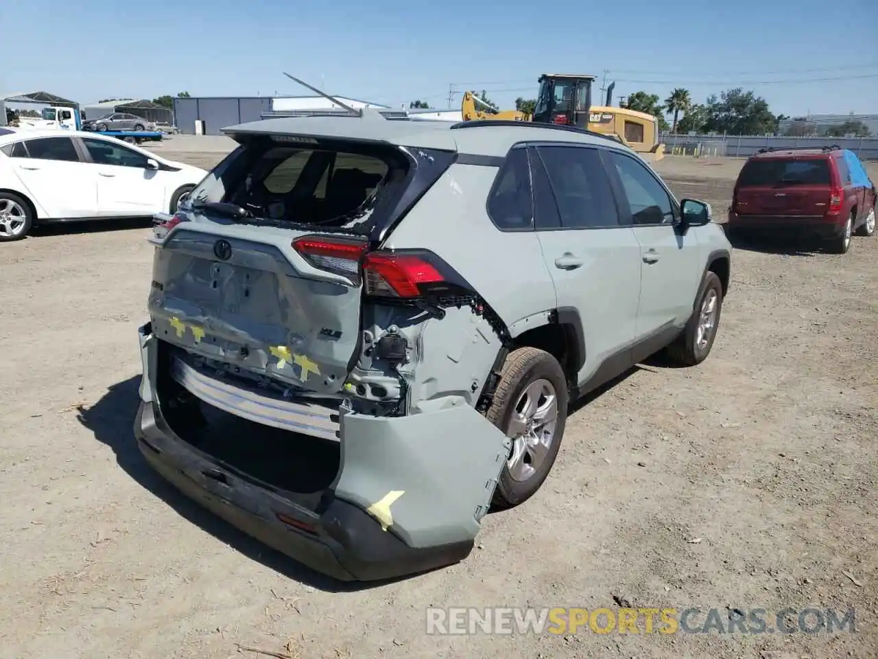 4 Photograph of a damaged car 2T3W1RFV0NW195454 TOYOTA RAV4 2022