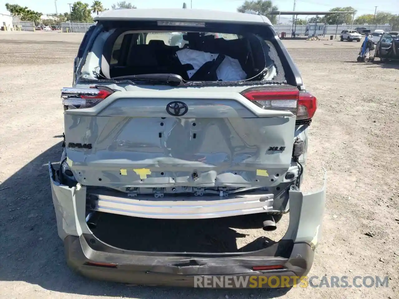 9 Photograph of a damaged car 2T3W1RFV0NW195454 TOYOTA RAV4 2022