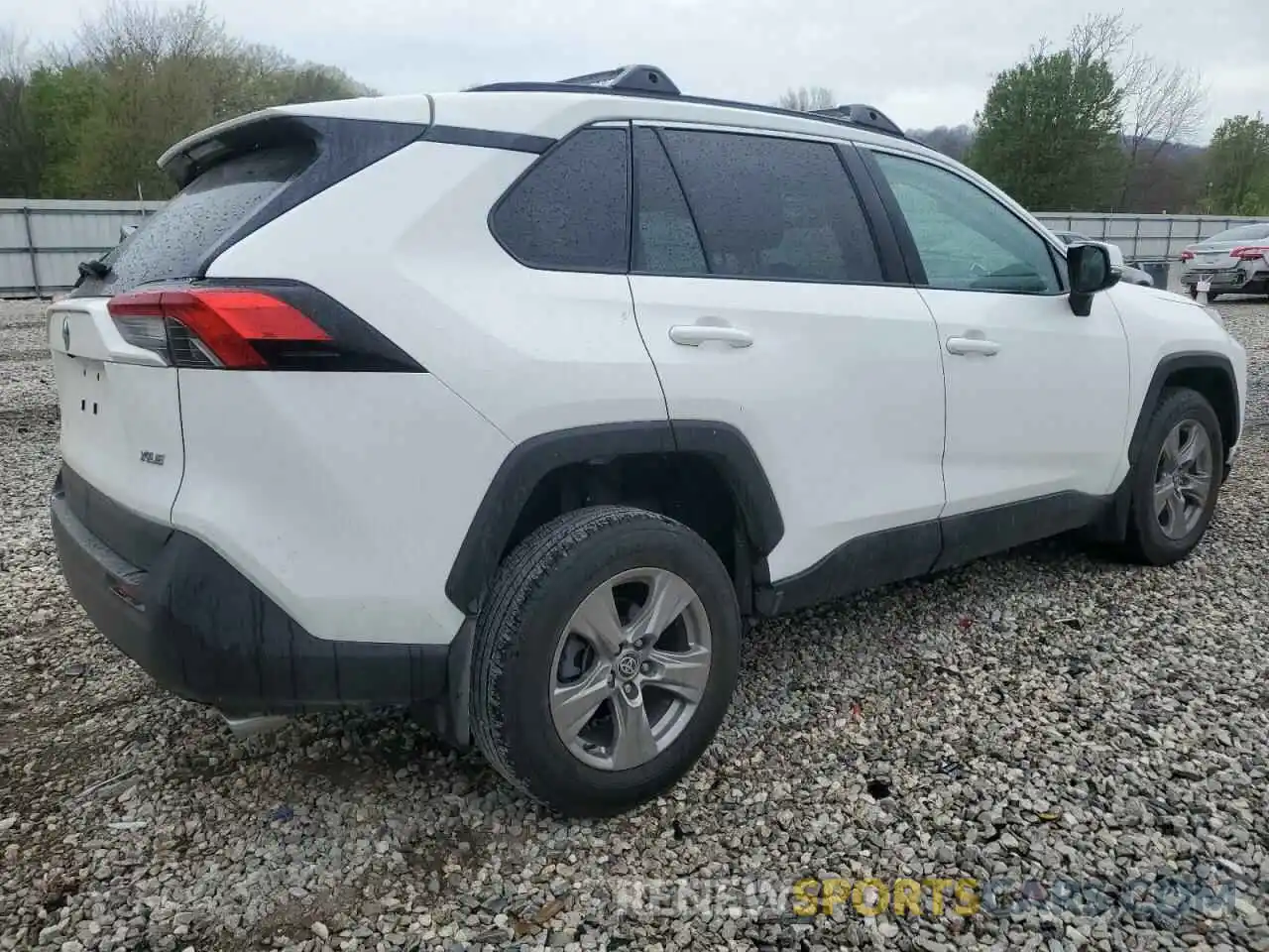 3 Photograph of a damaged car 2T3W1RFV2NC211705 TOYOTA RAV4 2022