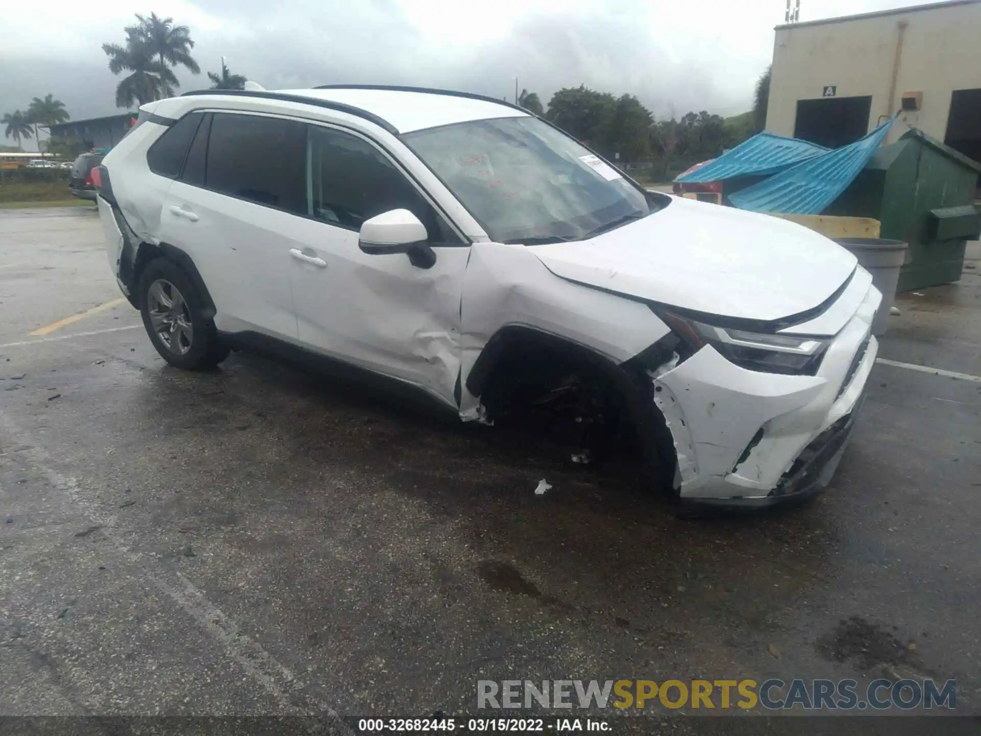 1 Photograph of a damaged car 2T3W1RFV2NW190143 TOYOTA RAV4 2022