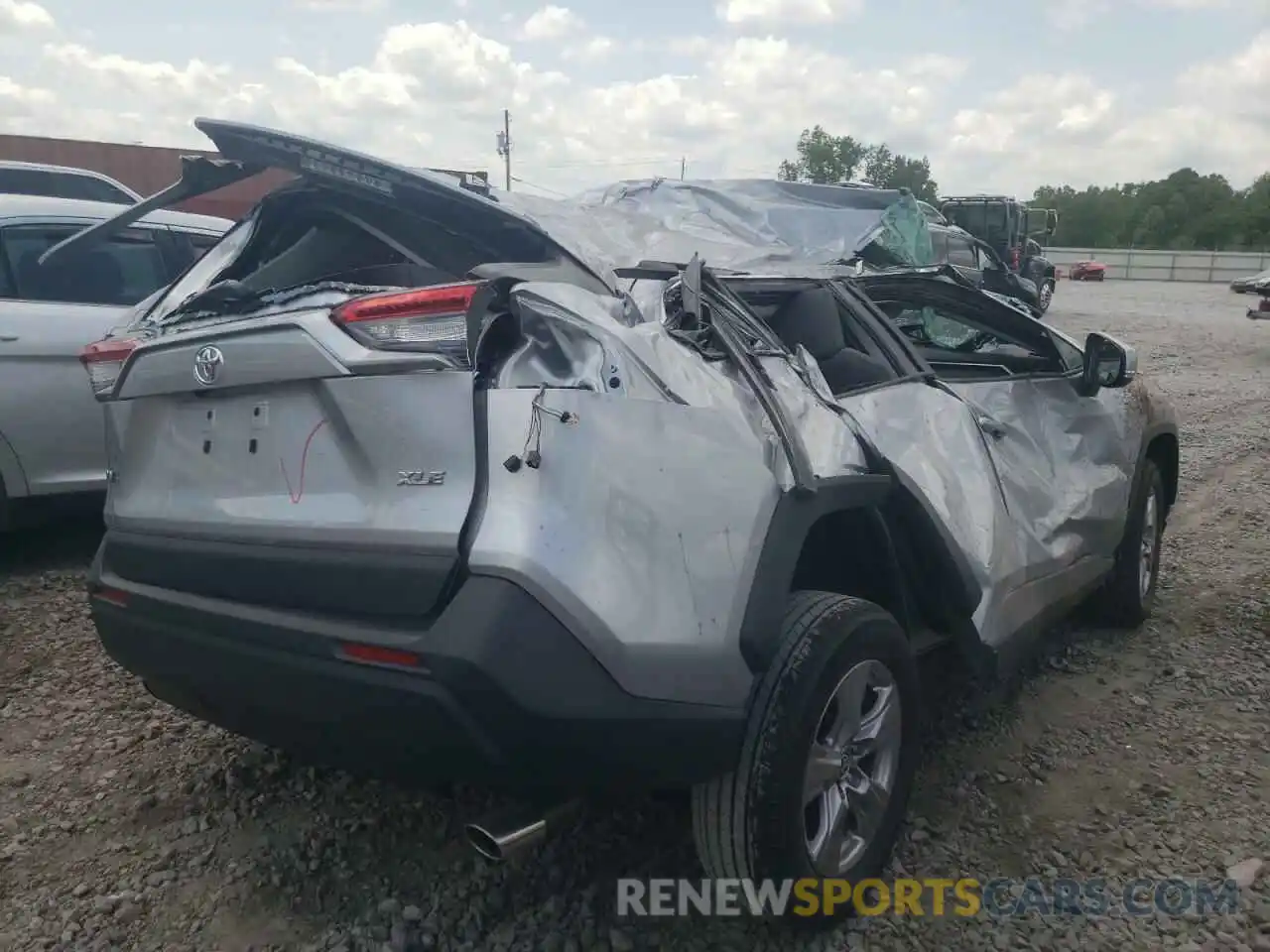 4 Photograph of a damaged car 2T3W1RFV3NC177578 TOYOTA RAV4 2022