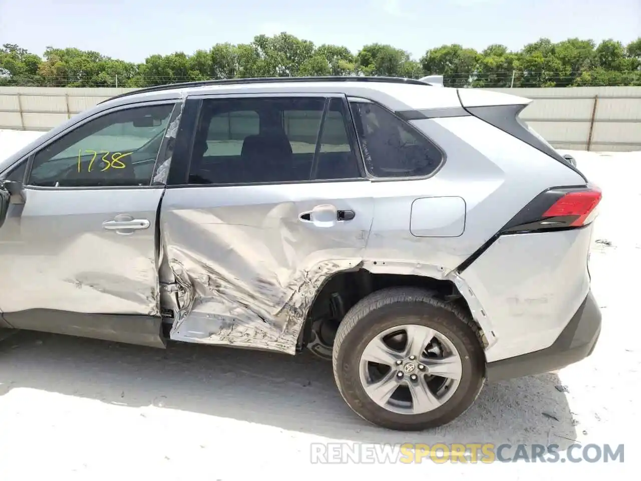 9 Photograph of a damaged car 2T3W1RFV5NC189845 TOYOTA RAV4 2022