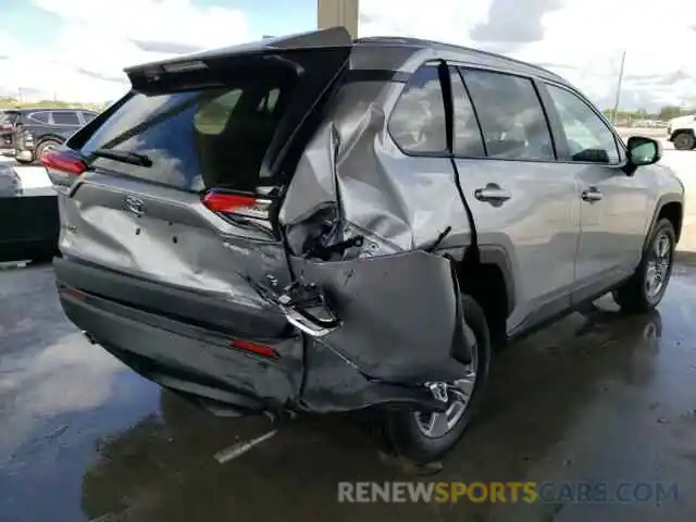 4 Photograph of a damaged car 2T3W1RFV5NW196017 TOYOTA RAV4 2022