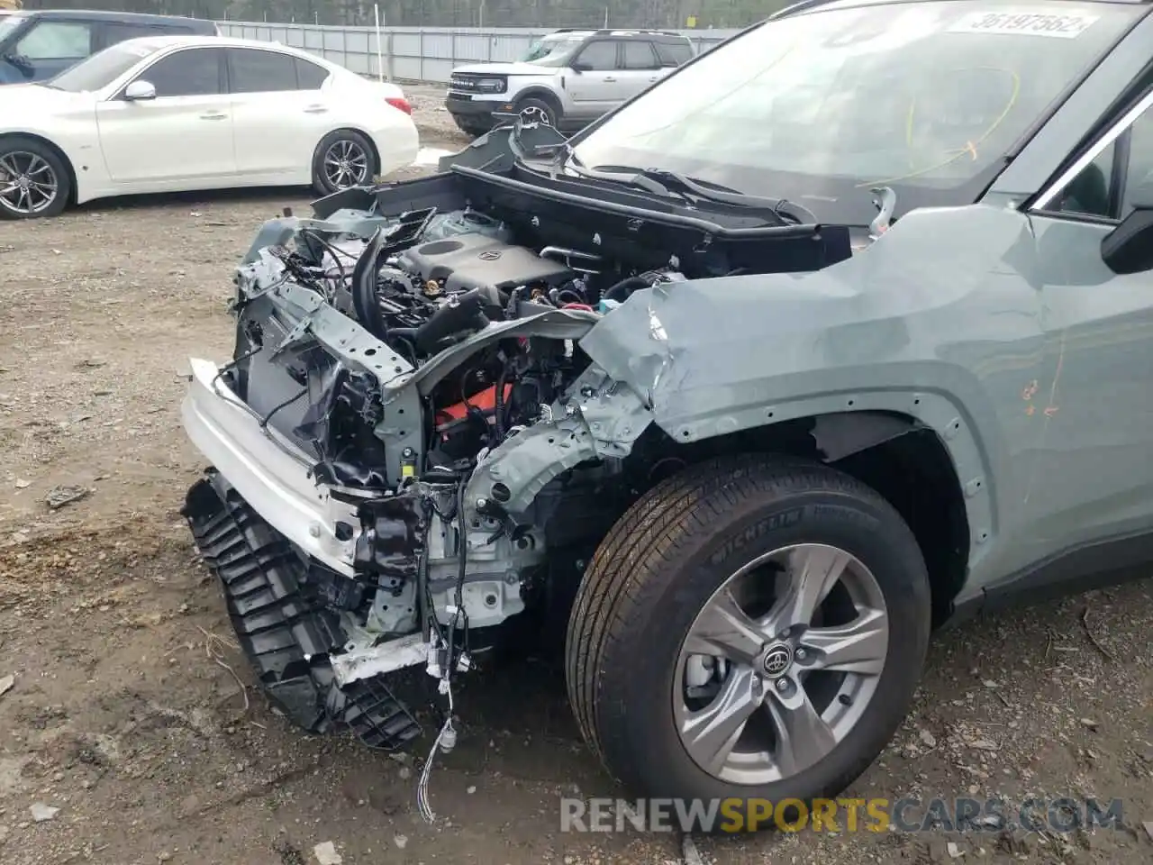 9 Photograph of a damaged car 2T3W1RFV6NW185964 TOYOTA RAV4 2022