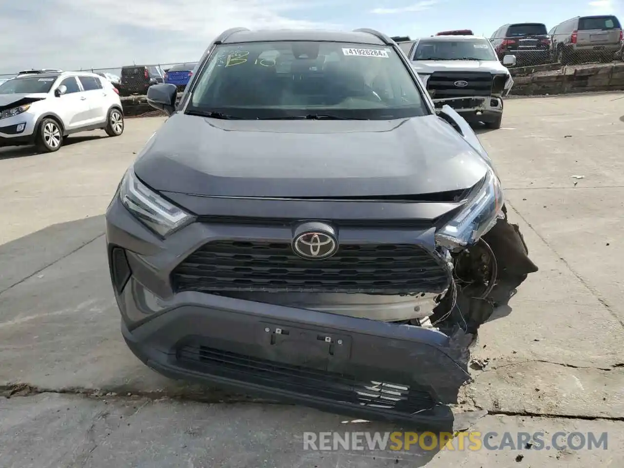 5 Photograph of a damaged car 2T3W1RFV6NW220969 TOYOTA RAV4 2022