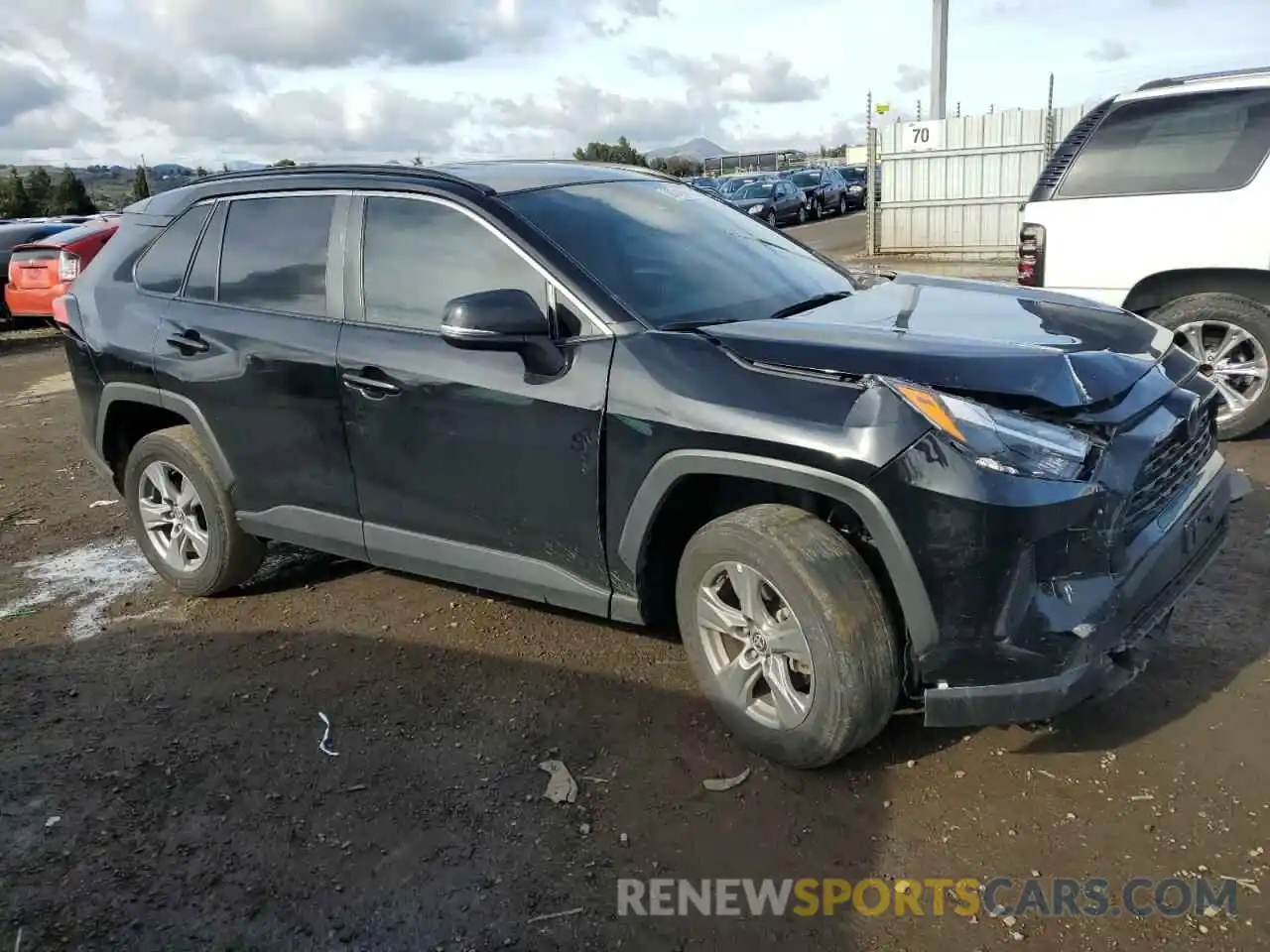 4 Photograph of a damaged car 2T3W1RFV7NW216266 TOYOTA RAV4 2022