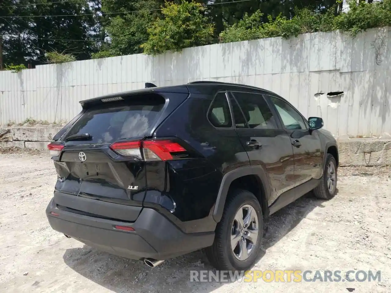 4 Photograph of a damaged car 2T3W1RFV8NC178354 TOYOTA RAV4 2022