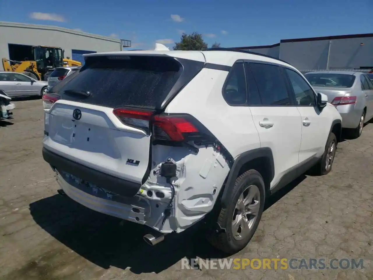 4 Photograph of a damaged car 2T3W1RFV8NC189600 TOYOTA RAV4 2022