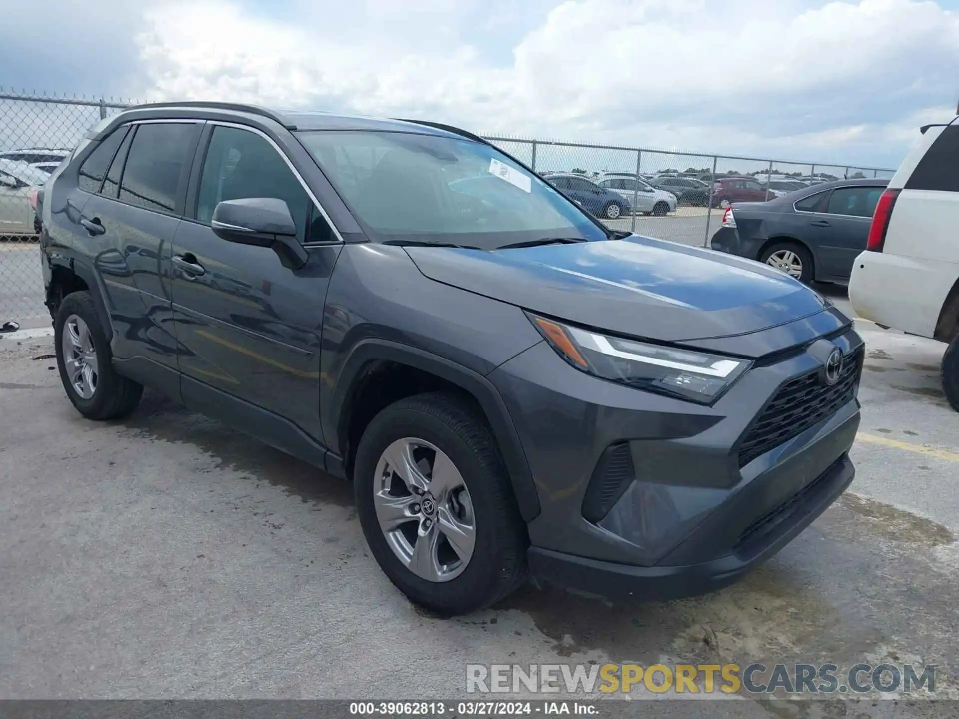 1 Photograph of a damaged car 2T3W1RFV8NC198510 TOYOTA RAV4 2022