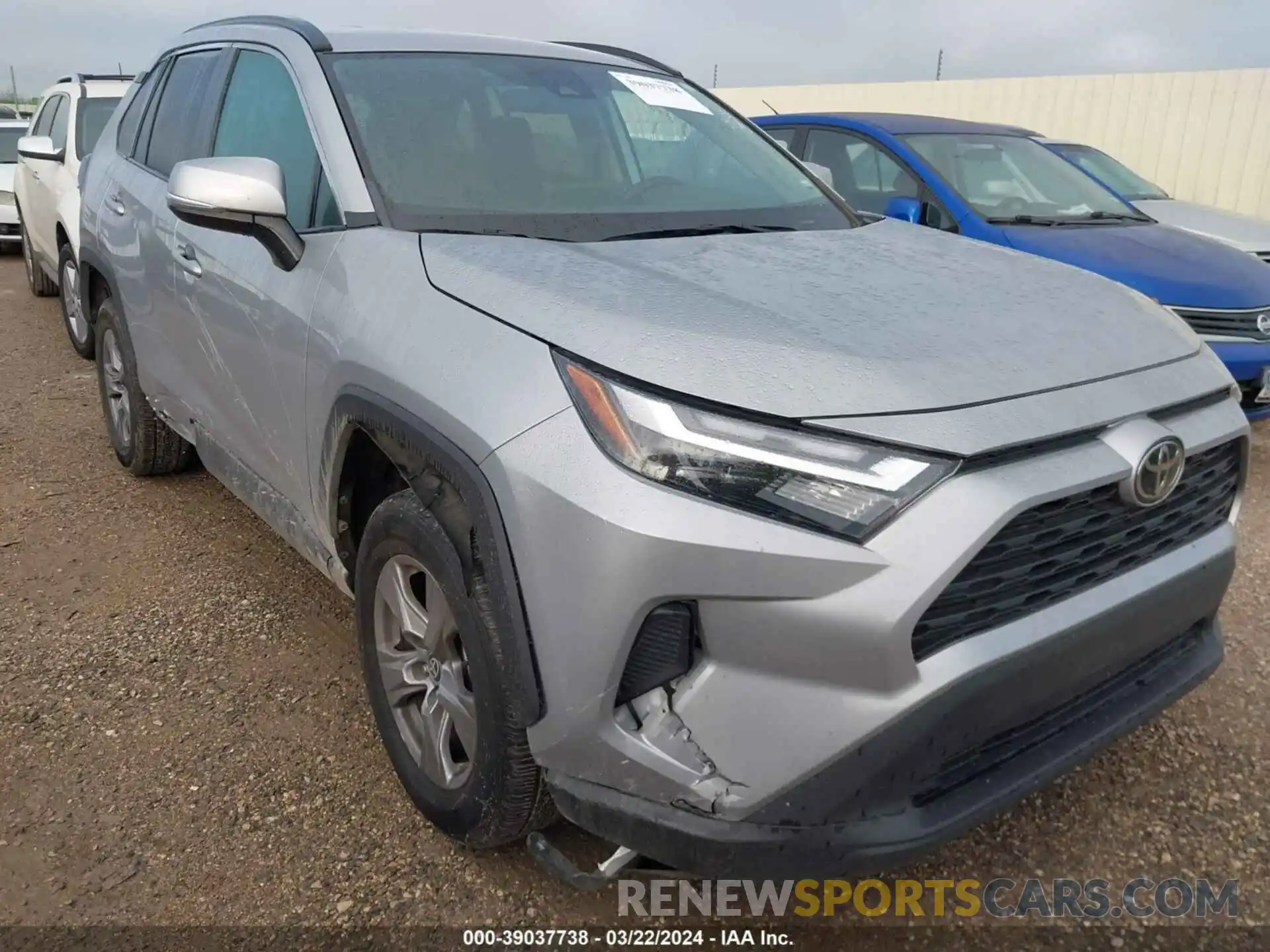 1 Photograph of a damaged car 2T3W1RFV8NW192687 TOYOTA RAV4 2022