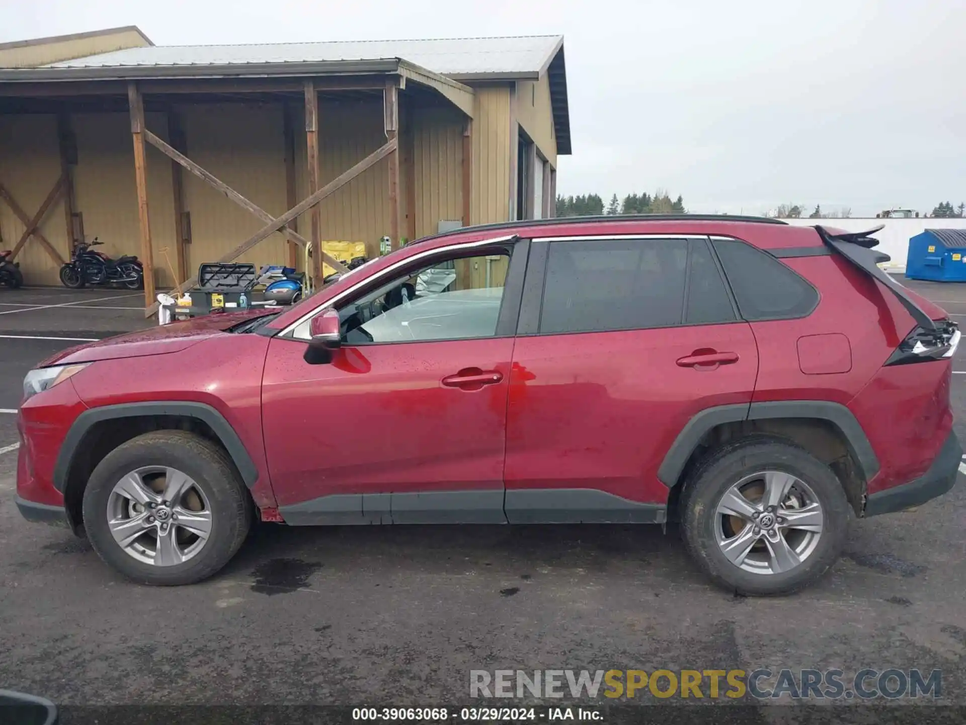 13 Photograph of a damaged car 2T3W1RFVXNW209568 TOYOTA RAV4 2022