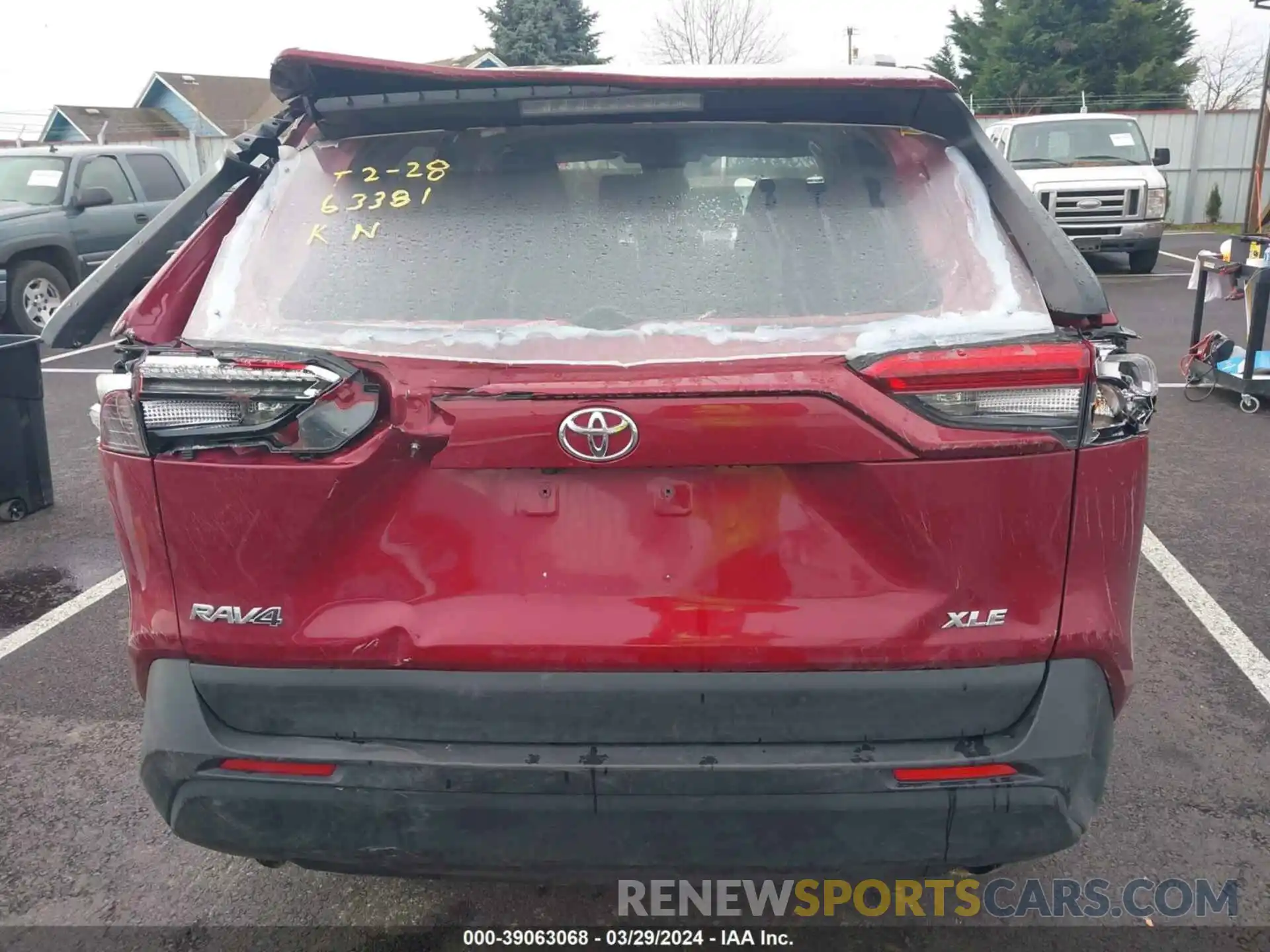 15 Photograph of a damaged car 2T3W1RFVXNW209568 TOYOTA RAV4 2022