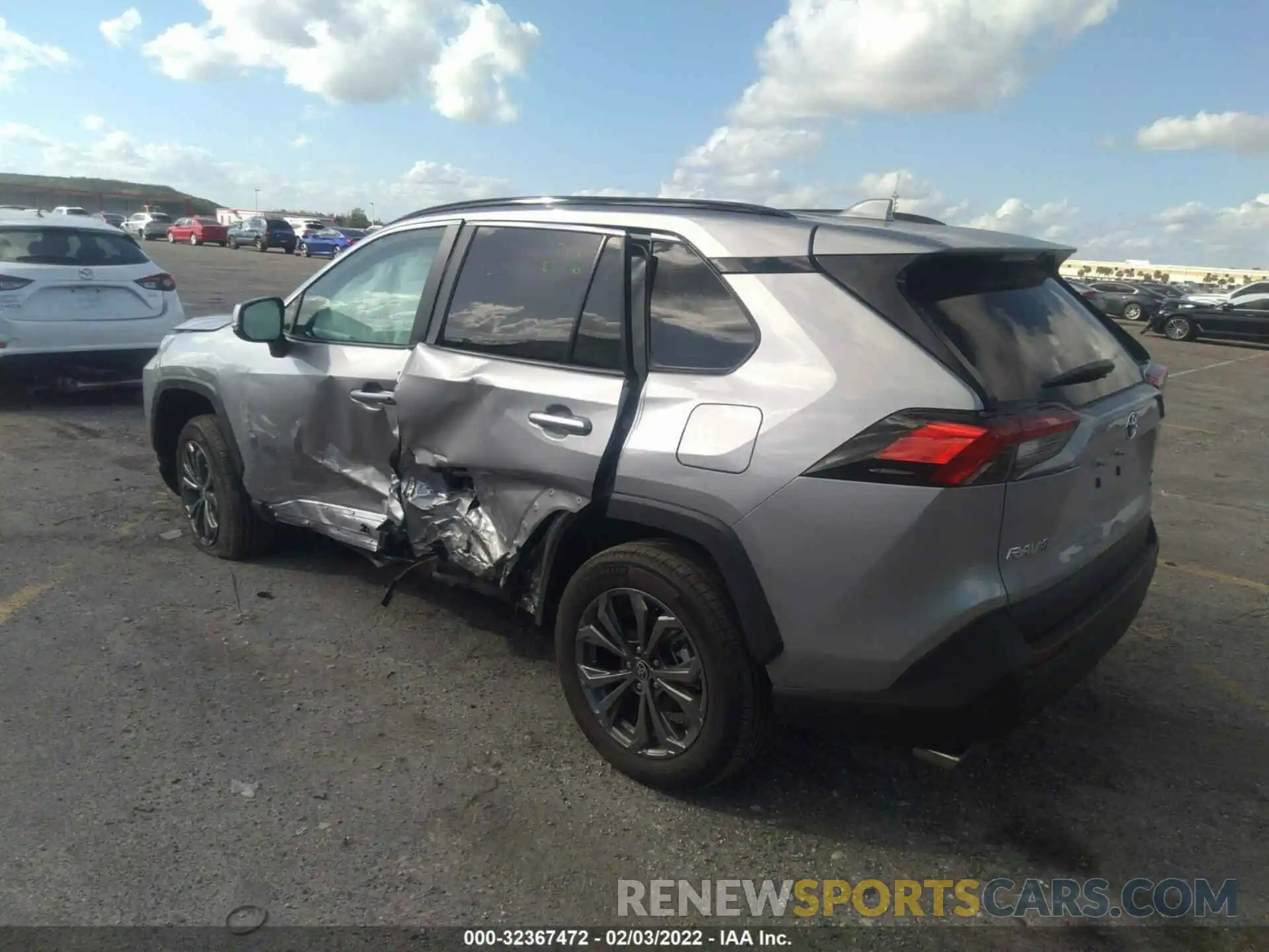 3 Photograph of a damaged car 4T3B6RFV0NU065657 TOYOTA RAV4 2022