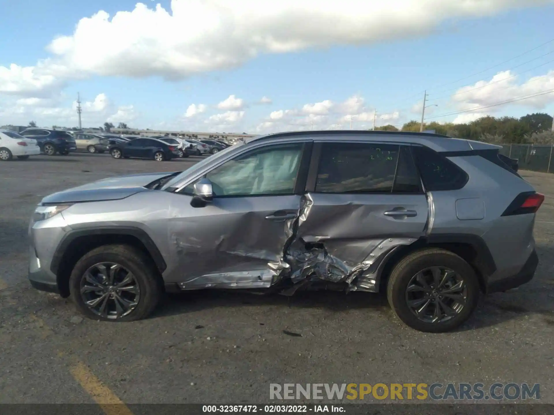 6 Photograph of a damaged car 4T3B6RFV0NU065657 TOYOTA RAV4 2022