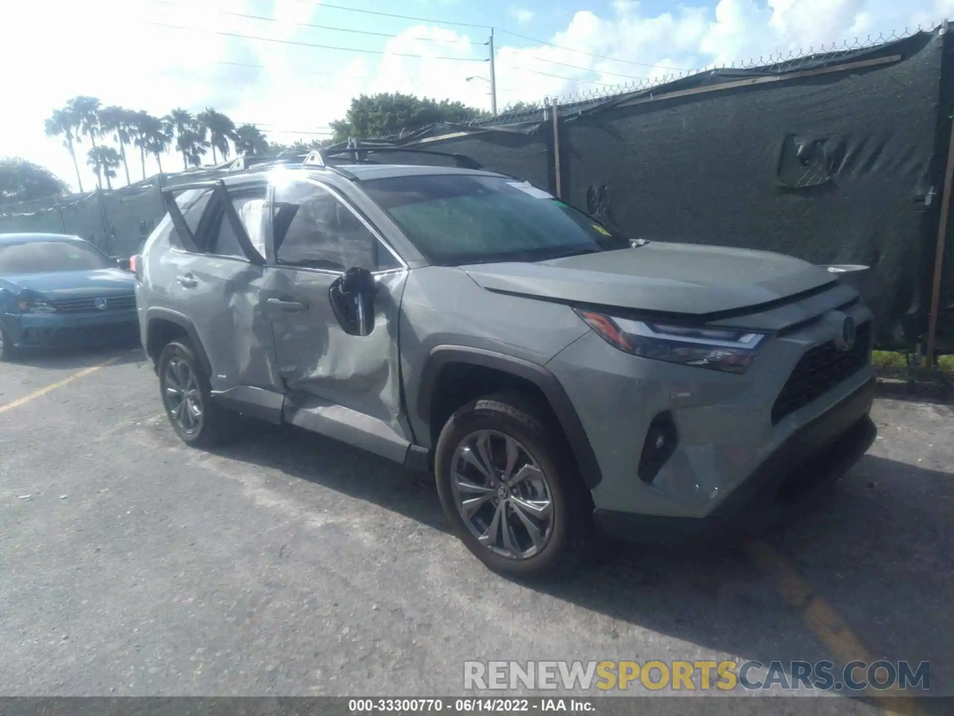 1 Photograph of a damaged car 4T3B6RFV1NU073380 TOYOTA RAV4 2022