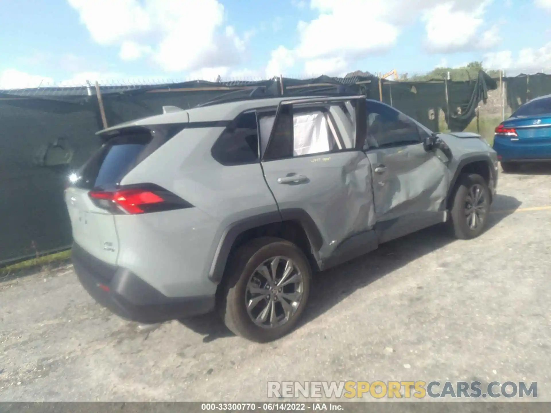 4 Photograph of a damaged car 4T3B6RFV1NU073380 TOYOTA RAV4 2022