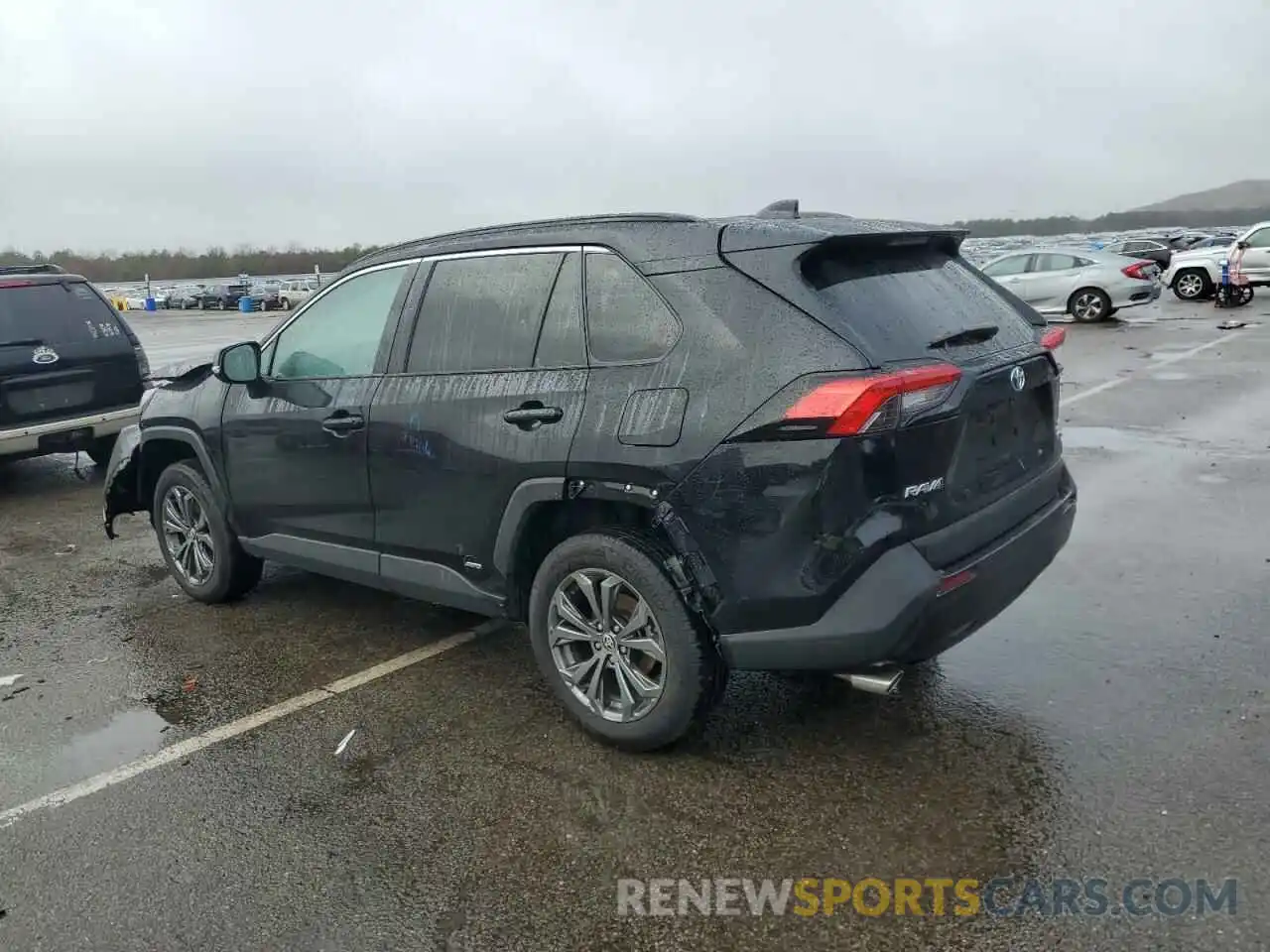 2 Photograph of a damaged car 4T3B6RFV1NU103137 TOYOTA RAV4 2022