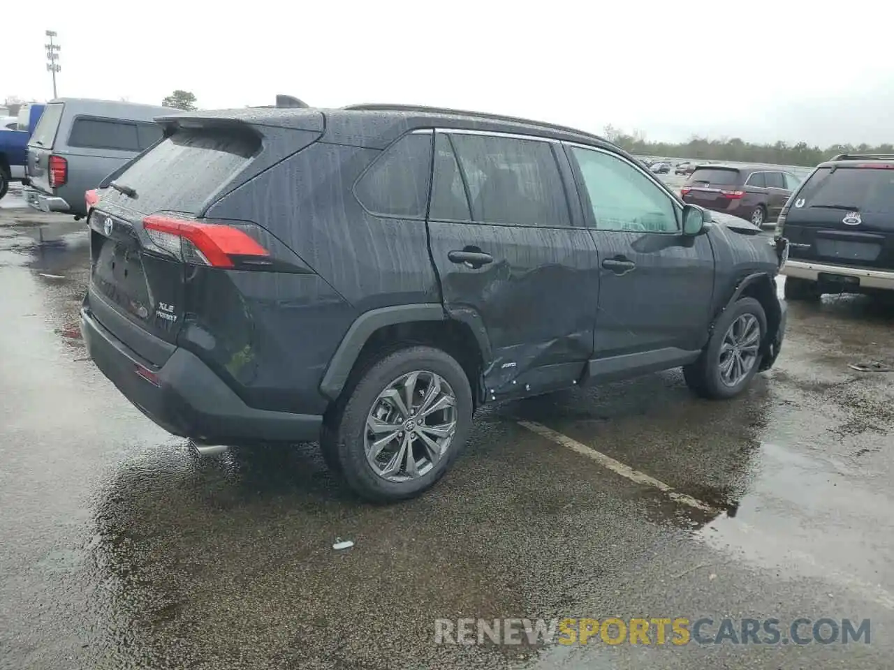 3 Photograph of a damaged car 4T3B6RFV1NU103137 TOYOTA RAV4 2022