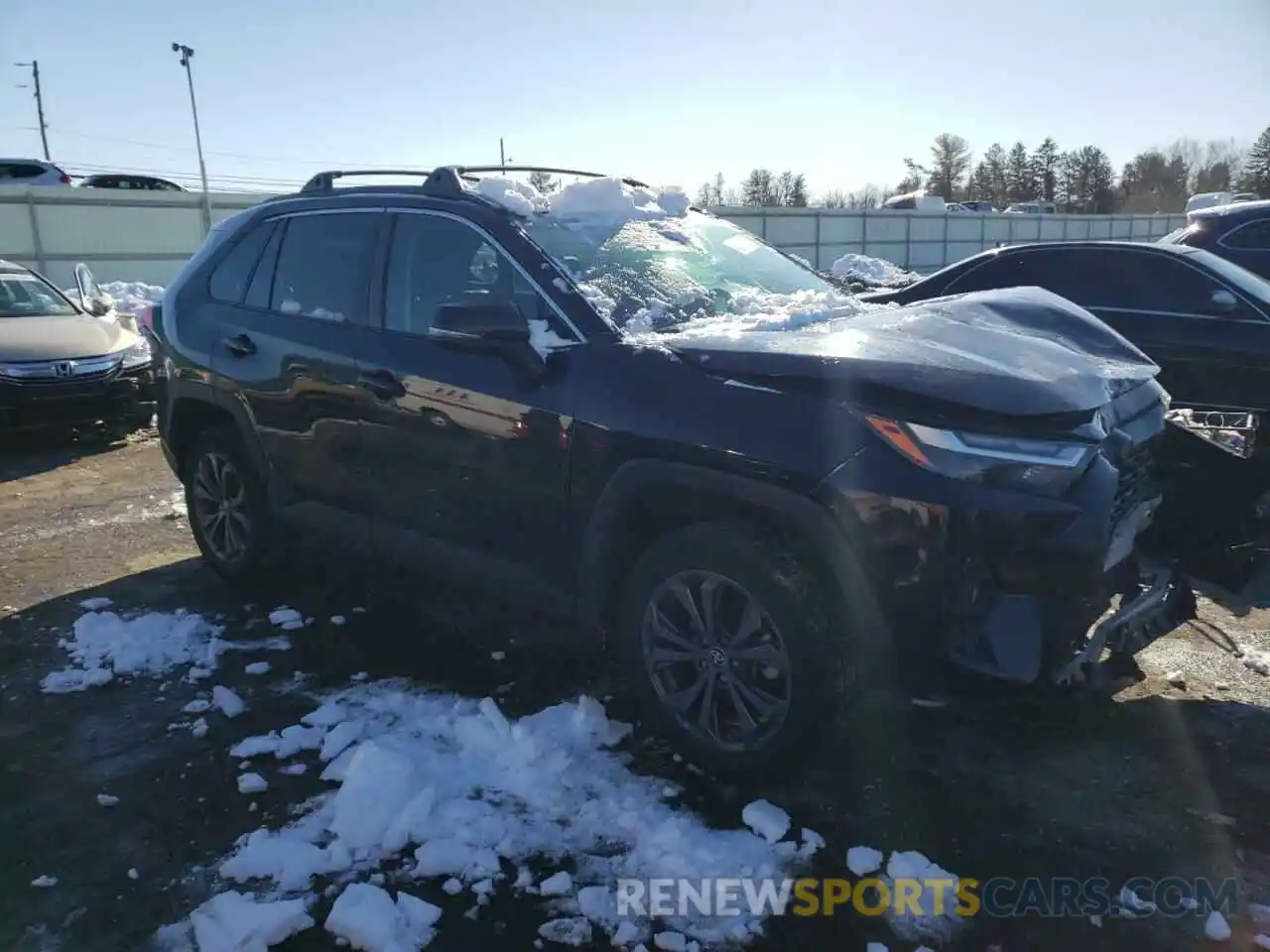 4 Photograph of a damaged car 4T3B6RFV2NU097364 TOYOTA RAV4 2022