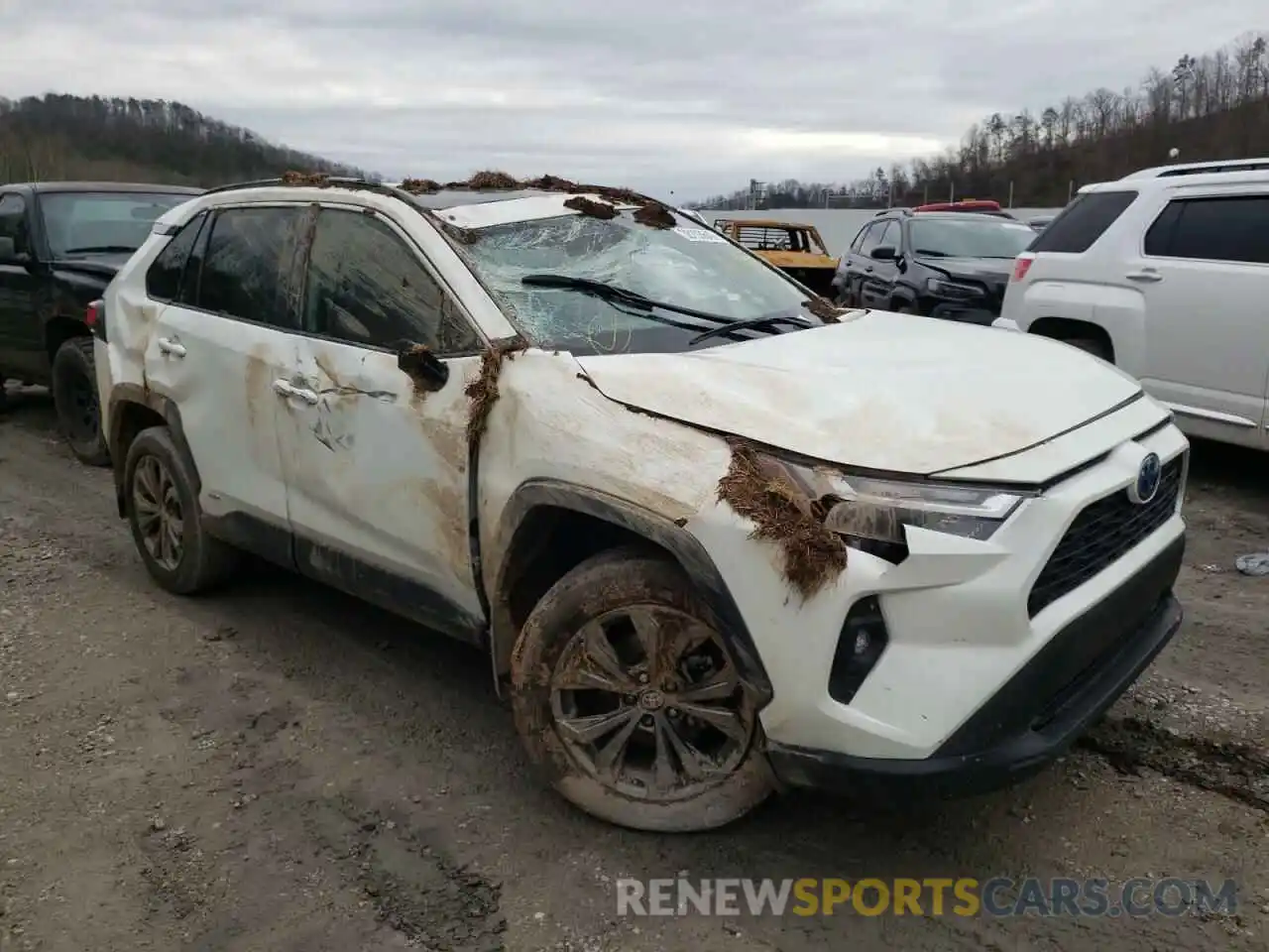 9 Photograph of a damaged car 4T3B6RFV4NU067203 TOYOTA RAV4 2022