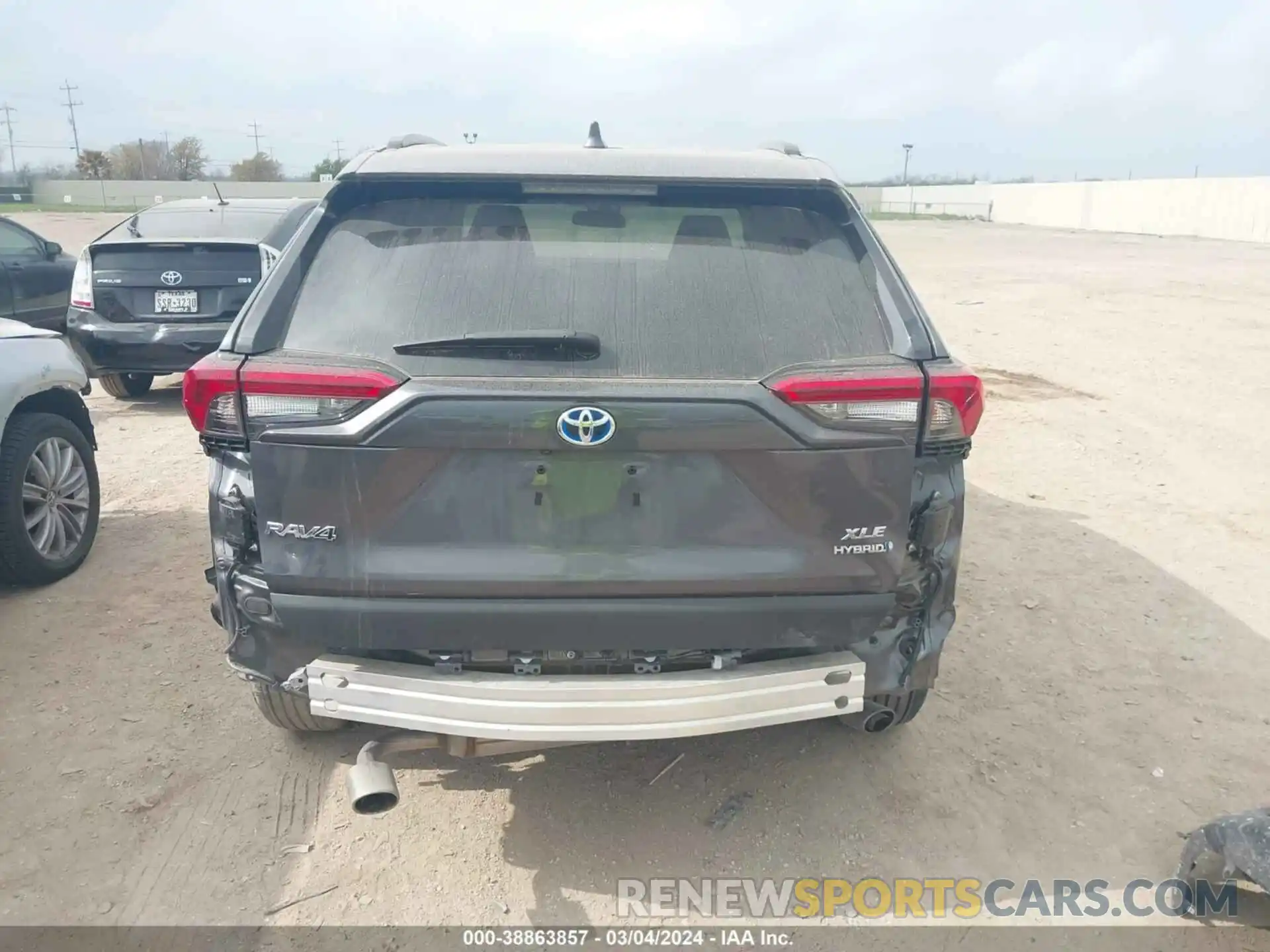 17 Photograph of a damaged car 4T3B6RFV6NU079689 TOYOTA RAV4 2022