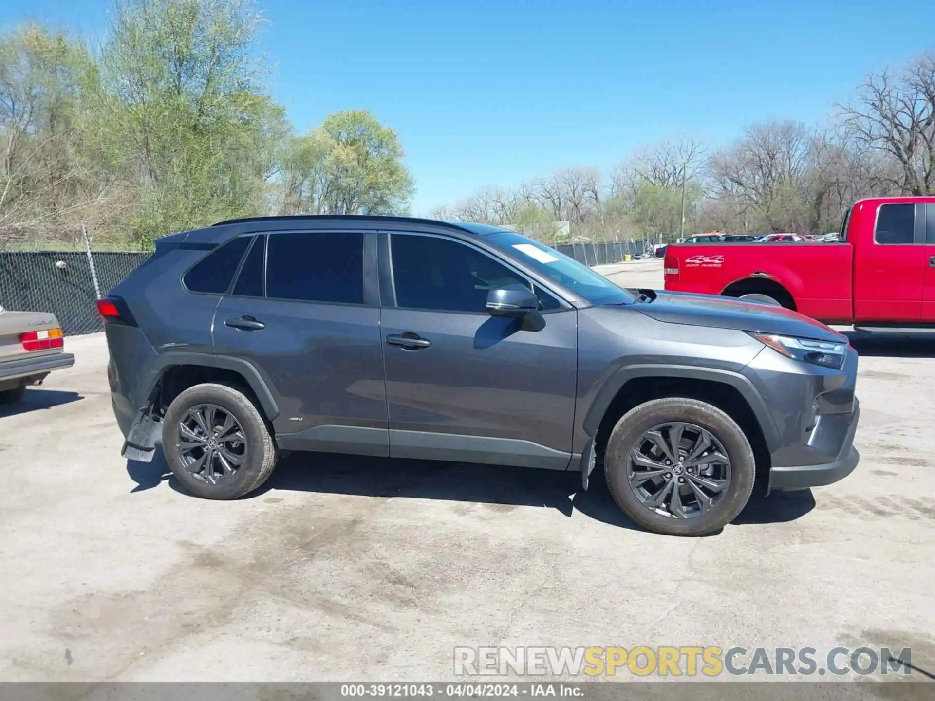 13 Photograph of a damaged car 4T3B6RFV7NU101330 TOYOTA RAV4 2022