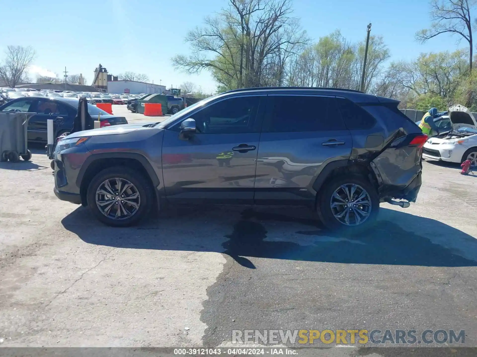 14 Photograph of a damaged car 4T3B6RFV7NU101330 TOYOTA RAV4 2022