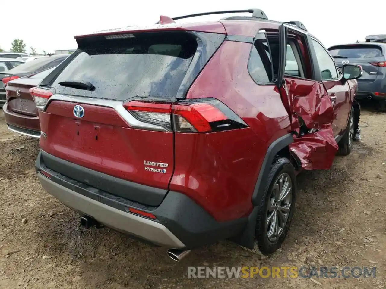 4 Photograph of a damaged car 4T3D6RFV1NU075722 TOYOTA RAV4 2022