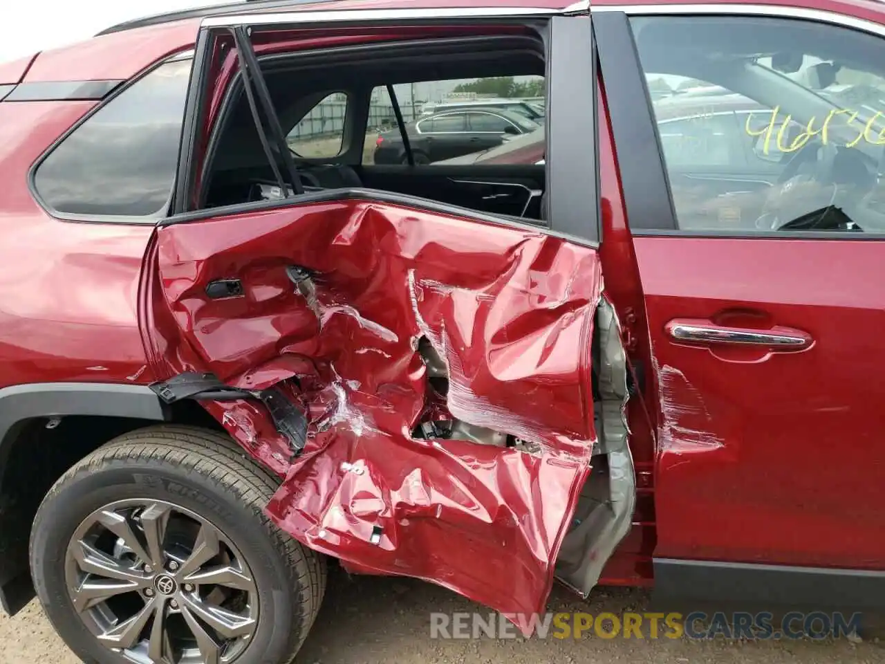 9 Photograph of a damaged car 4T3D6RFV1NU075722 TOYOTA RAV4 2022