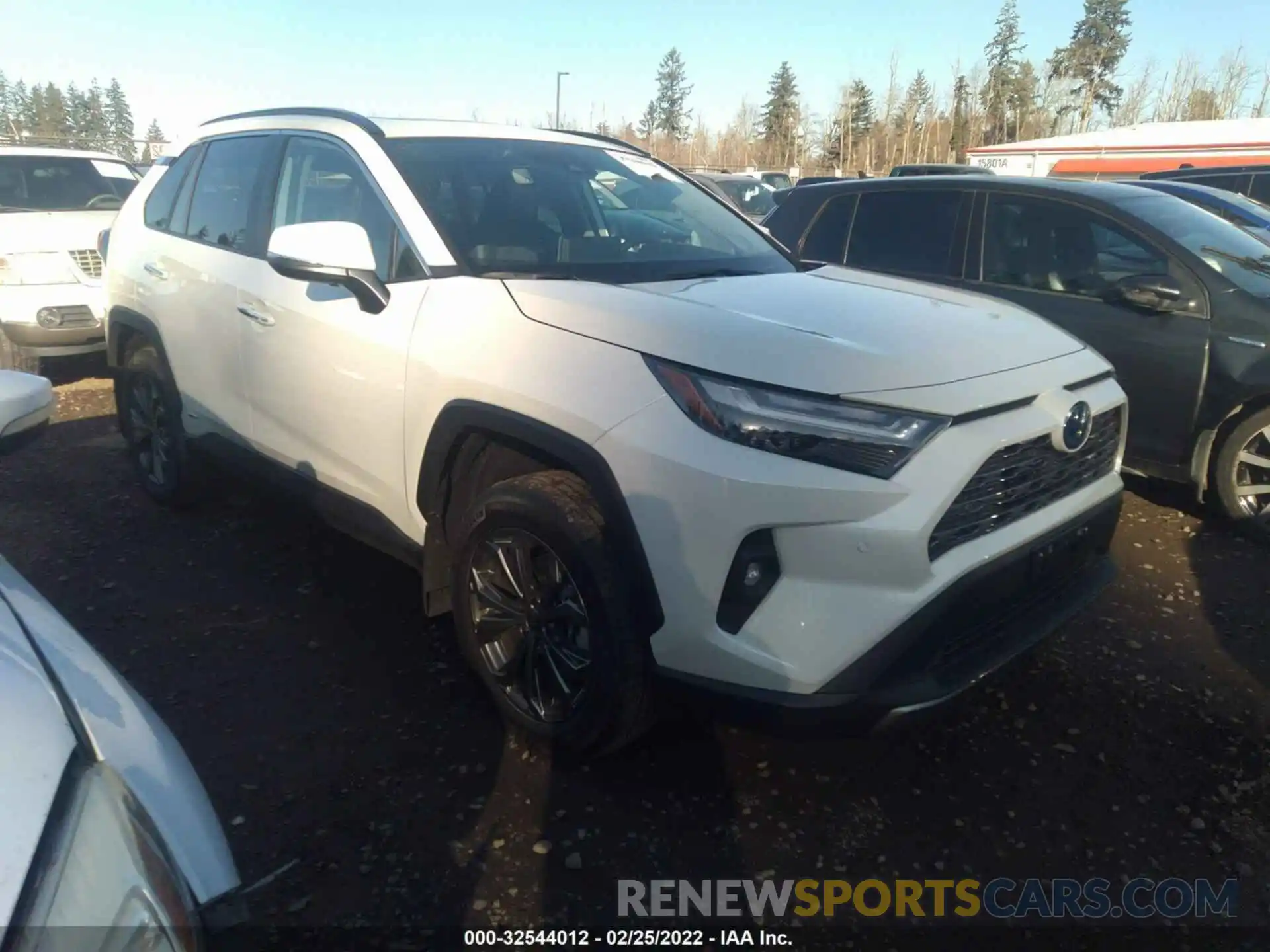 1 Photograph of a damaged car 4T3D6RFV7NU065373 TOYOTA RAV4 2022