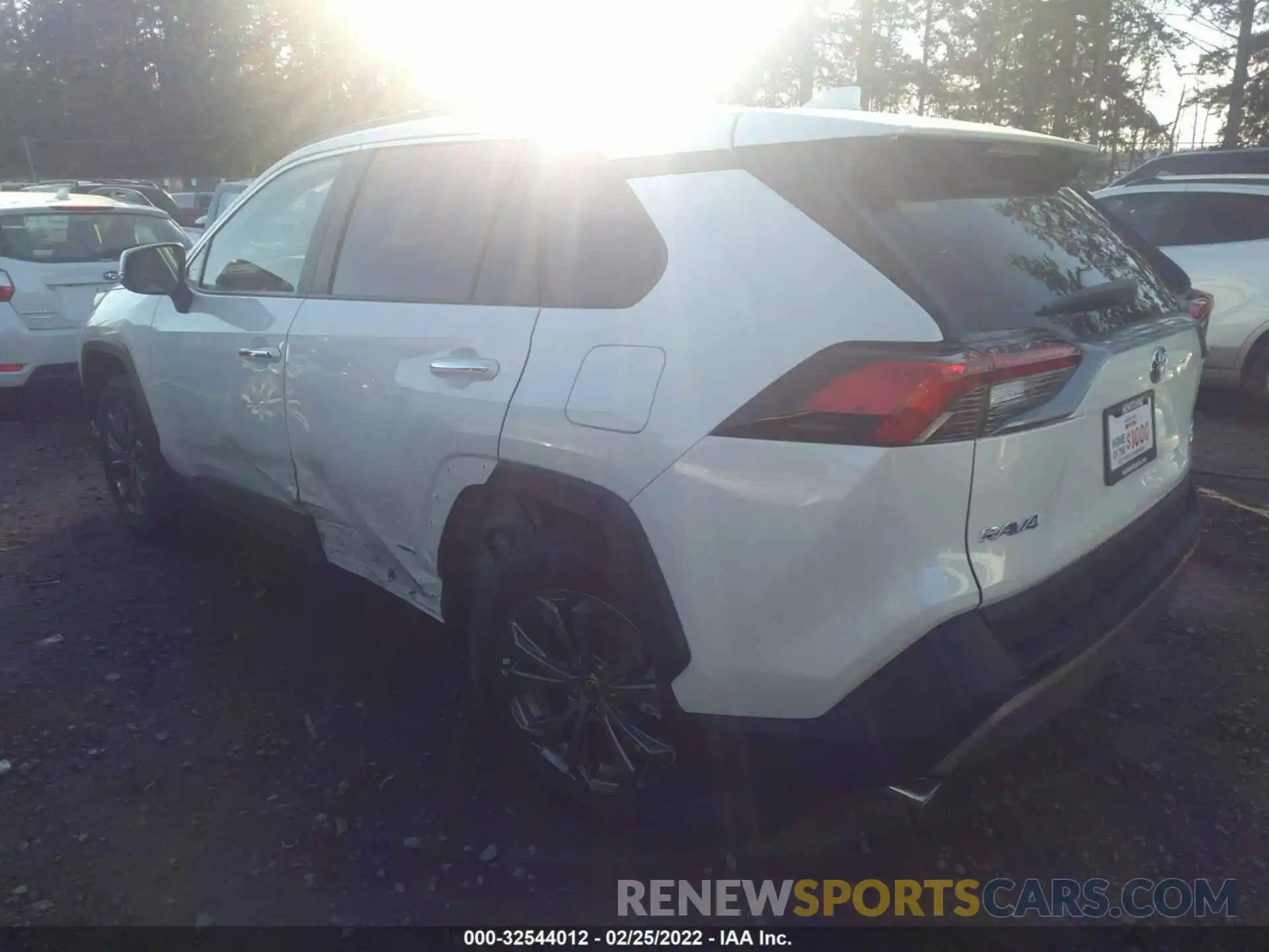 3 Photograph of a damaged car 4T3D6RFV7NU065373 TOYOTA RAV4 2022