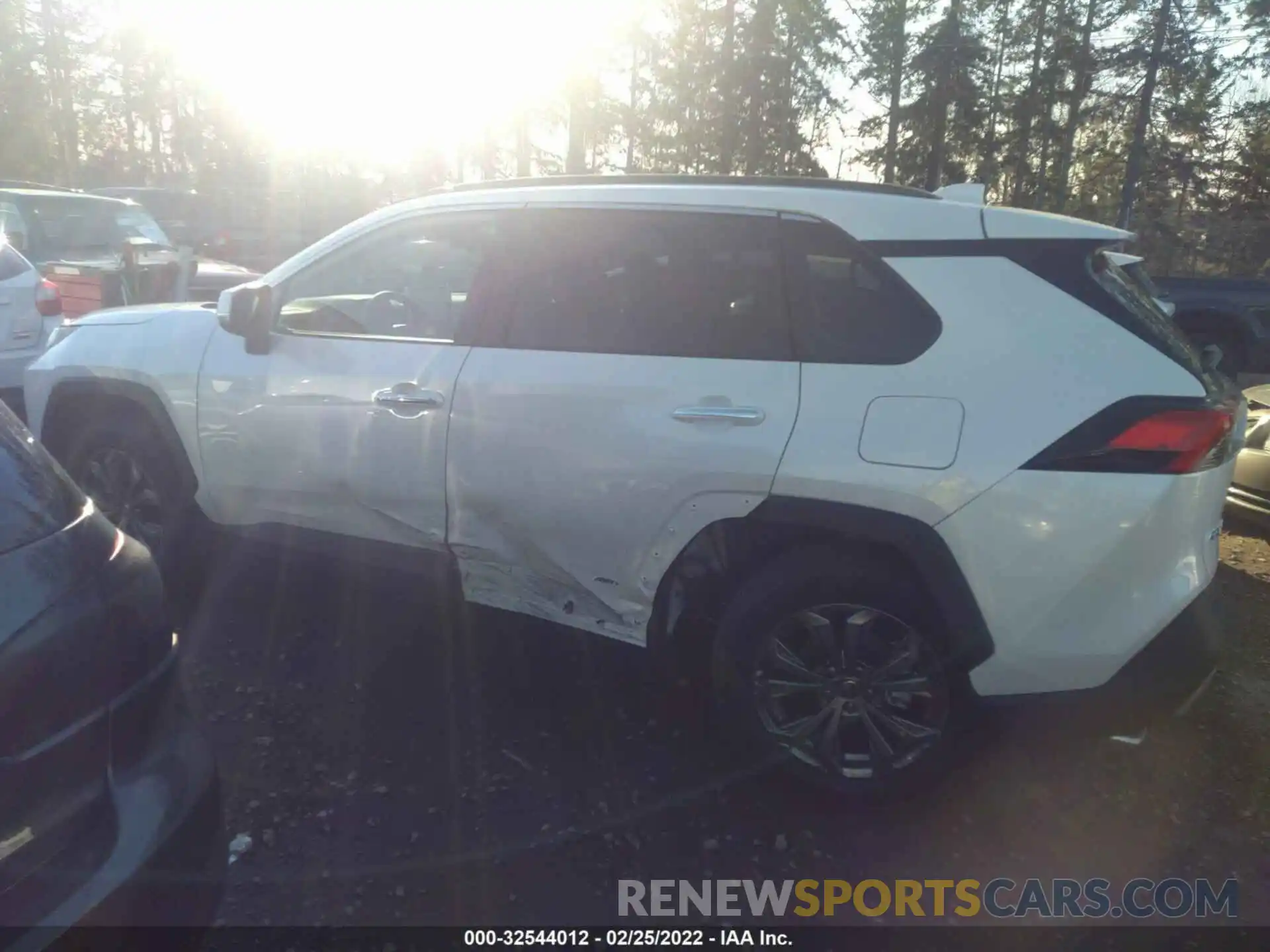 6 Photograph of a damaged car 4T3D6RFV7NU065373 TOYOTA RAV4 2022