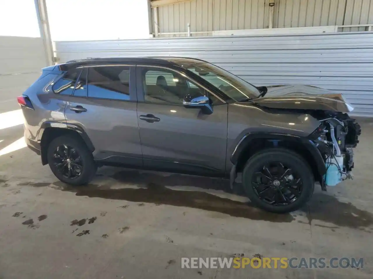 4 Photograph of a damaged car 4T3E6RFV0NU092421 TOYOTA RAV4 2022