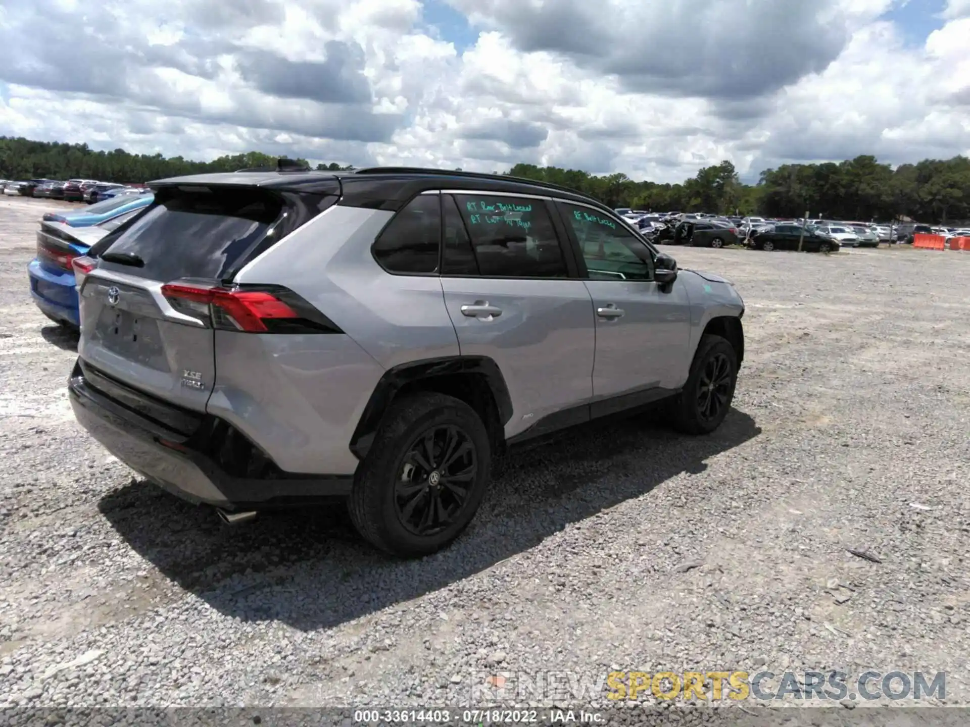 4 Photograph of a damaged car 4T3E6RFV7NU071470 TOYOTA RAV4 2022