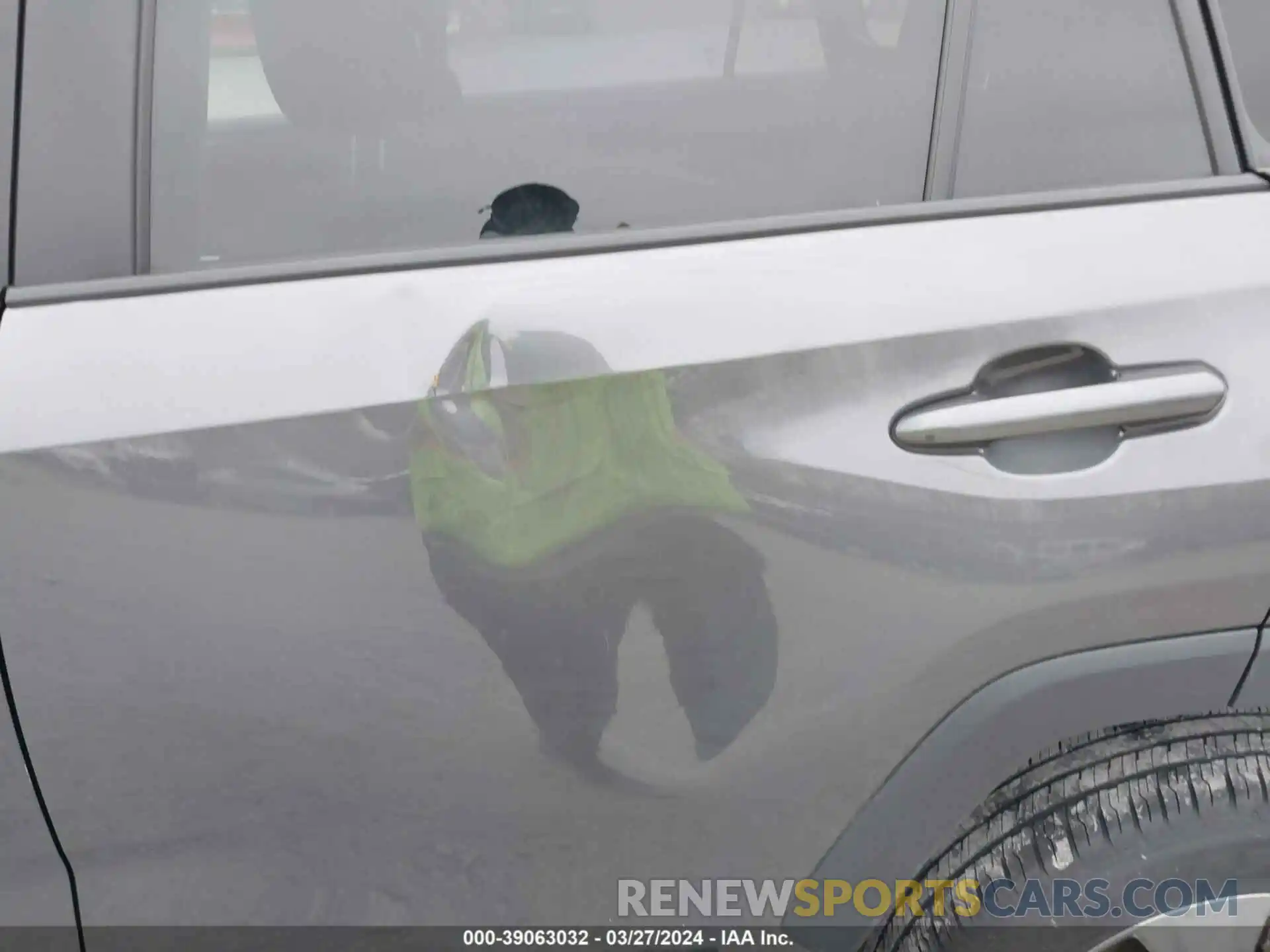 19 Photograph of a damaged car 4T3RWRFV0NU076723 TOYOTA RAV4 2022