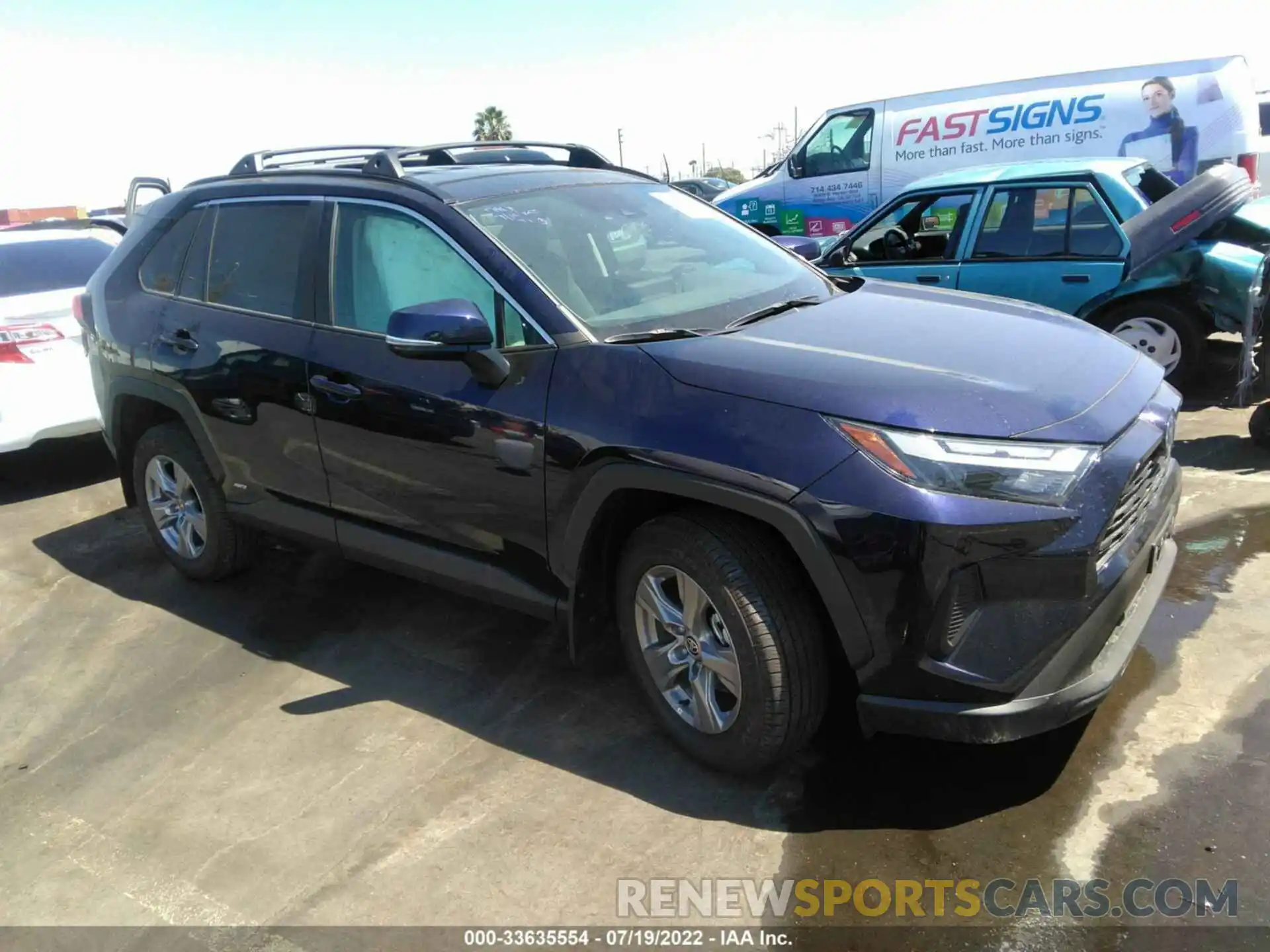 1 Photograph of a damaged car 4T3RWRFV1NU051362 TOYOTA RAV4 2022