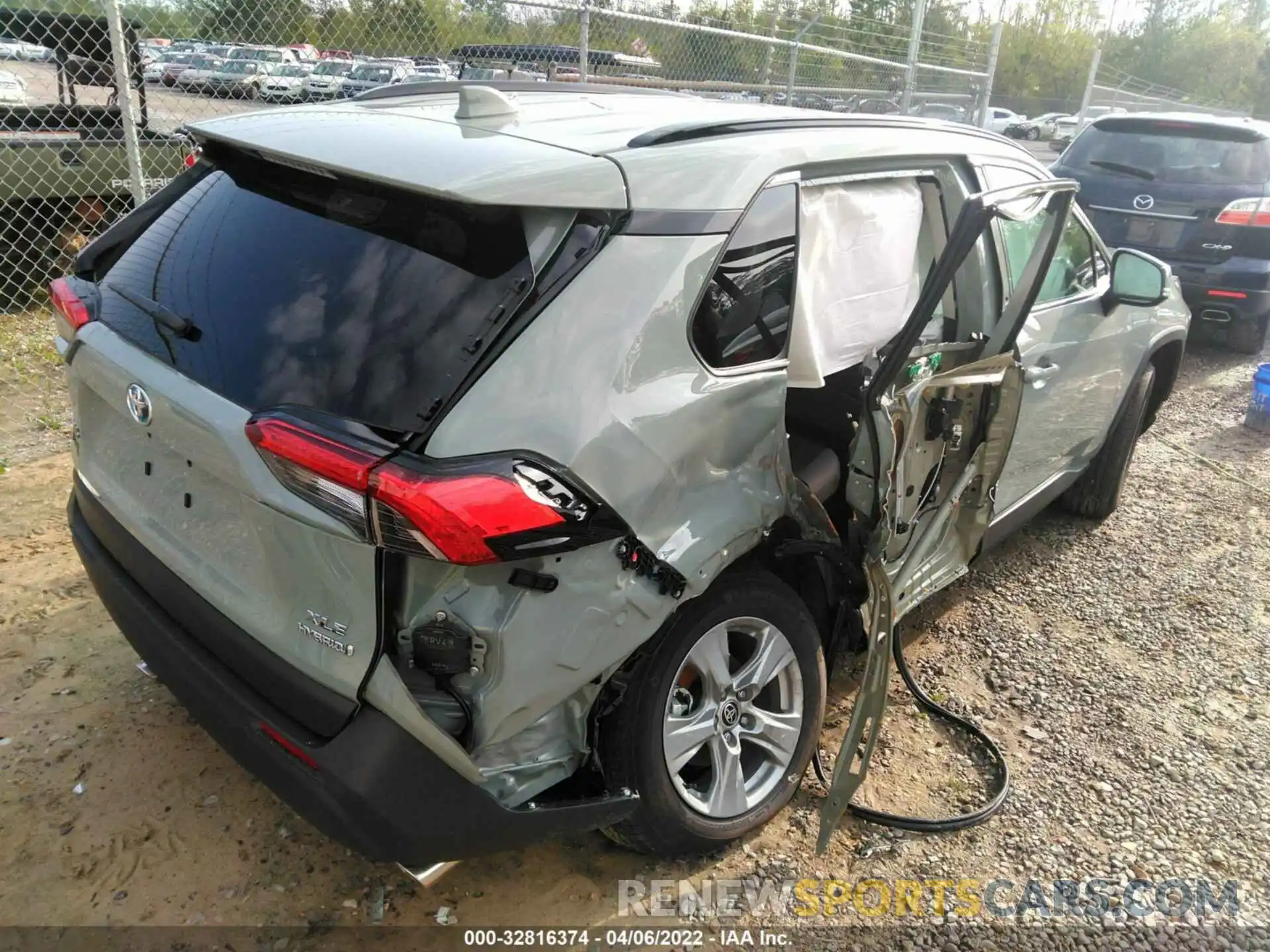 4 Photograph of a damaged car 4T3RWRFV2NU054318 TOYOTA RAV4 2022